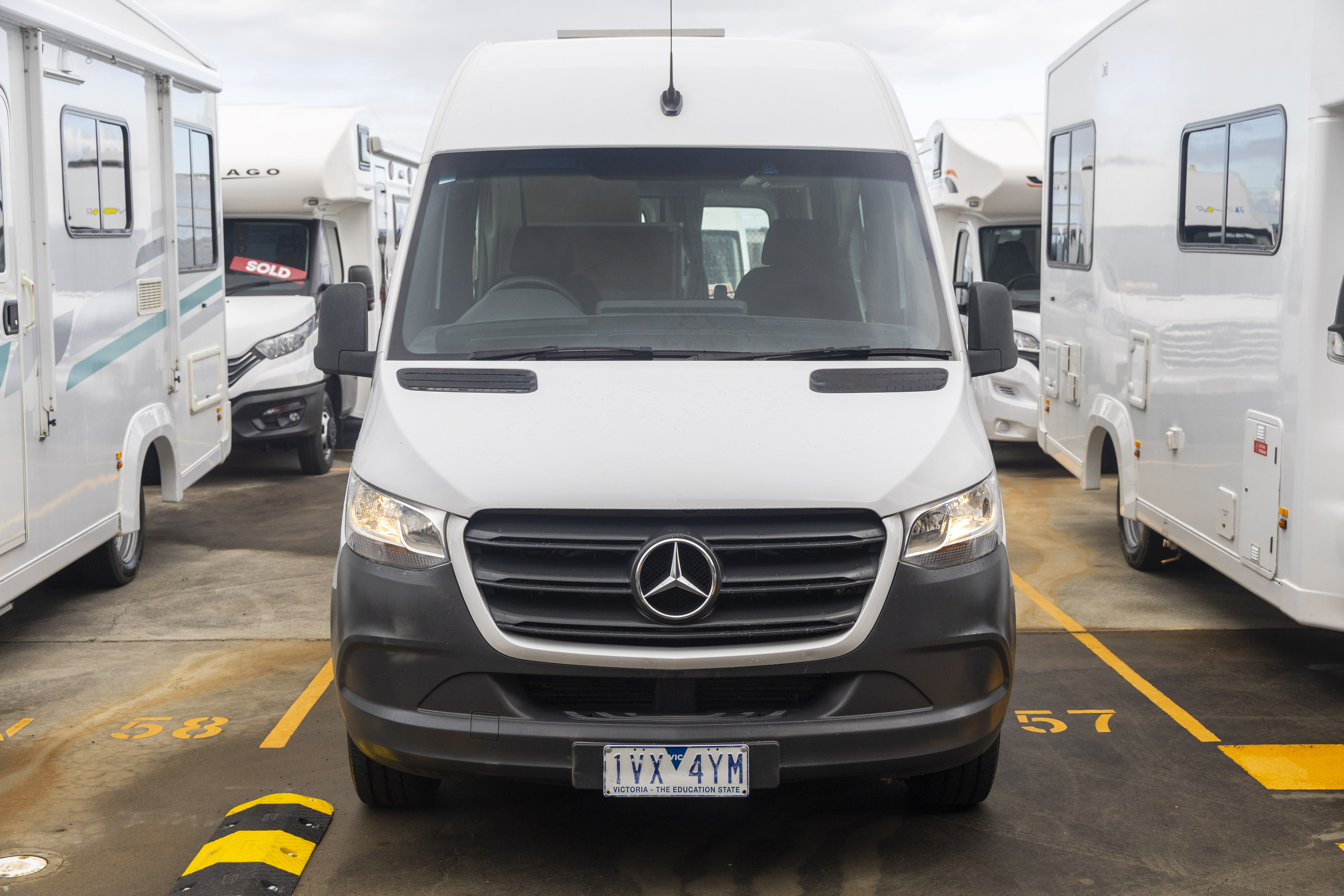 Carousel Popup Thumnails 3 - 2022 Kea Nomad M700 Mercedes 3 Berth