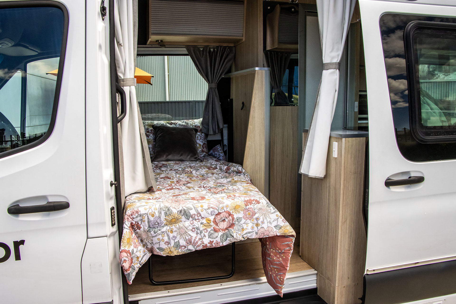 Carousel Popup Thumnails 22 - 2021 Windsor Nomad M700 Mercedes 3 Berth