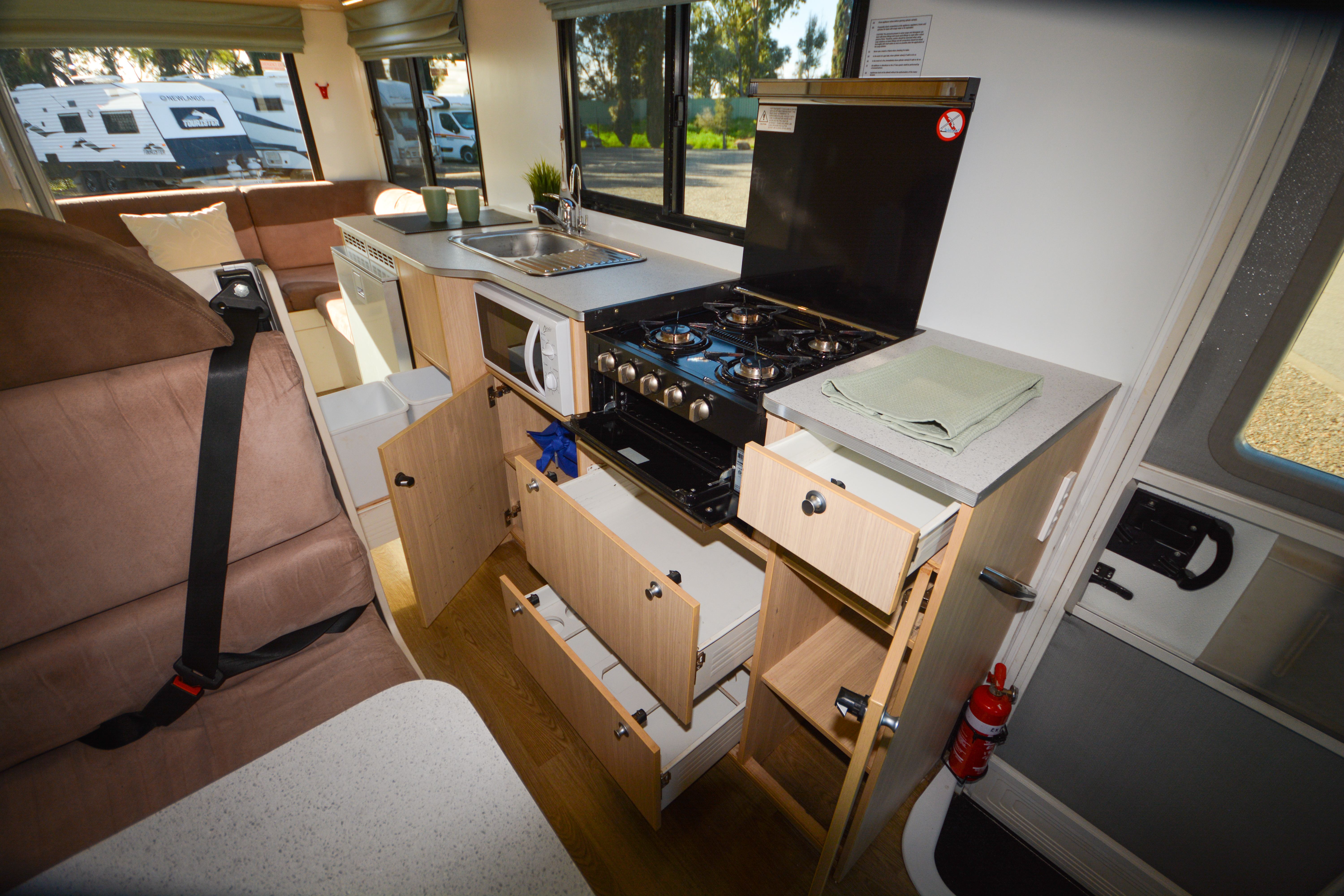 Carousel Popup Thumnails 35 - 2021 Kea River M721 Mercedes 6 Berth