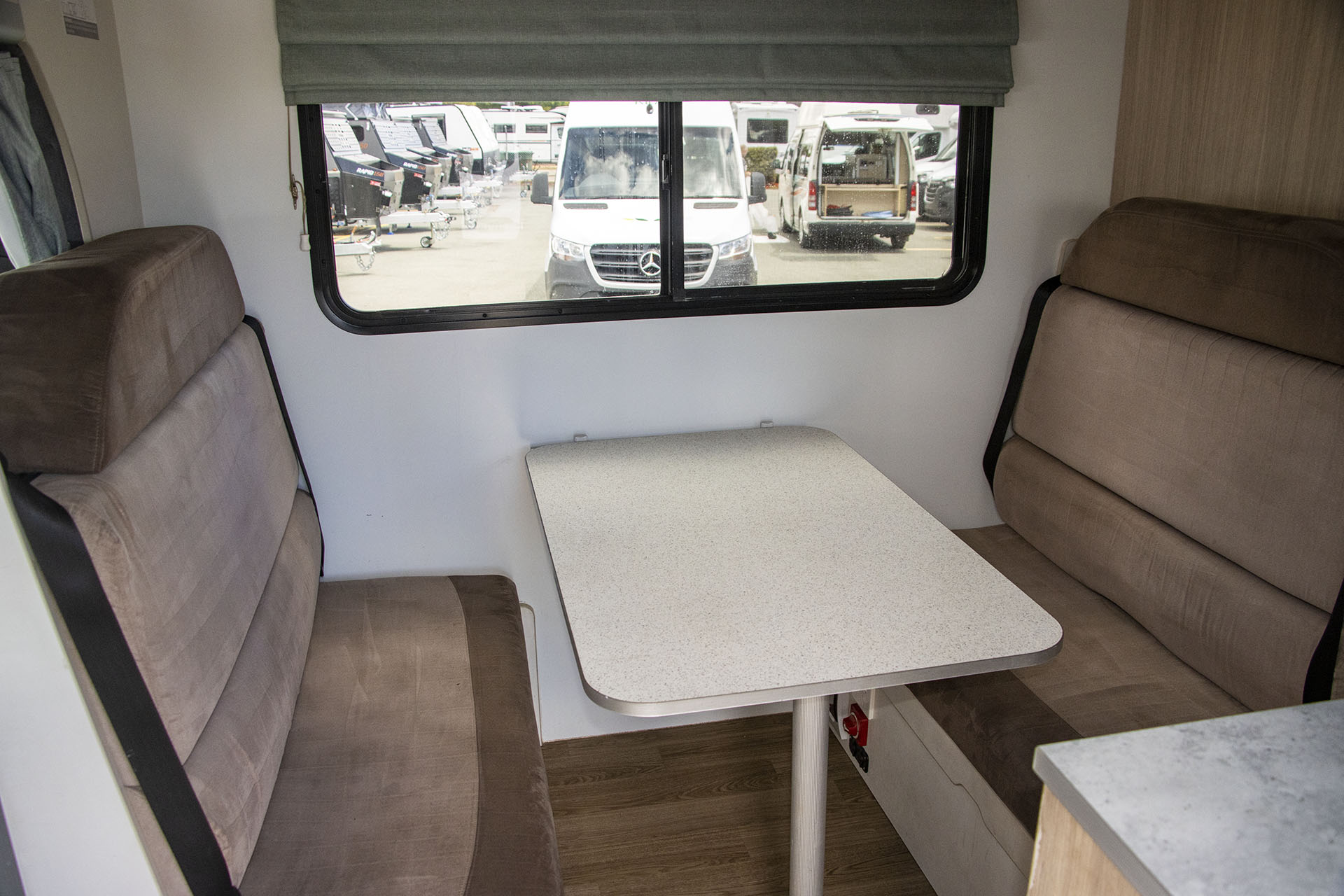Carousel Popup Thumnails 18 - 2021 Kea River M721 Mercedes 6 Berth