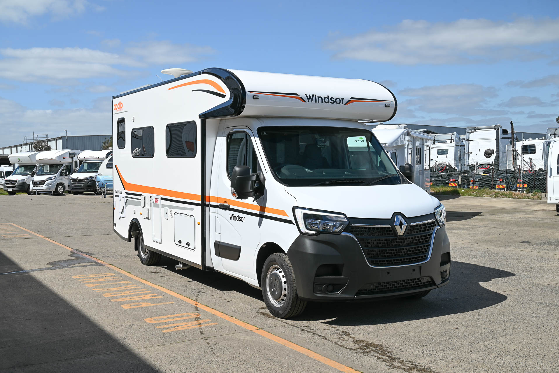 Carousel Popup Thumnails 5 - 2024 Windsor Daintree Renault 2 Berth