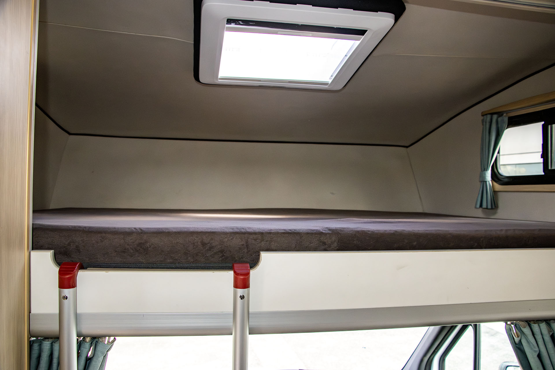 Carousel Popup Thumnails 23 - 2021 Kea River M721 Mercedes 6 Berth