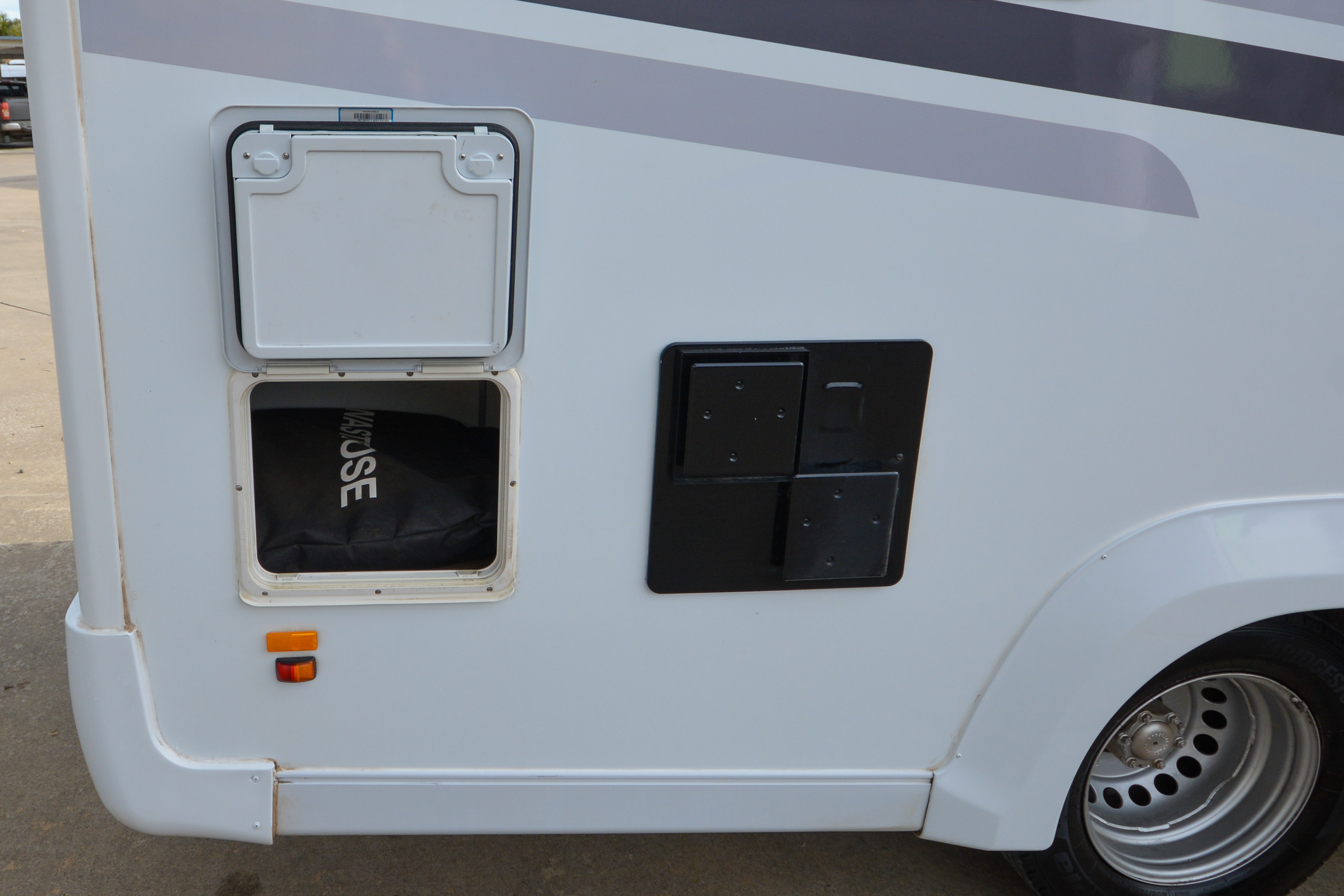 Carousel Popup Thumnails 11 - 2021 Kea River M721 Mercedes 6 Berth