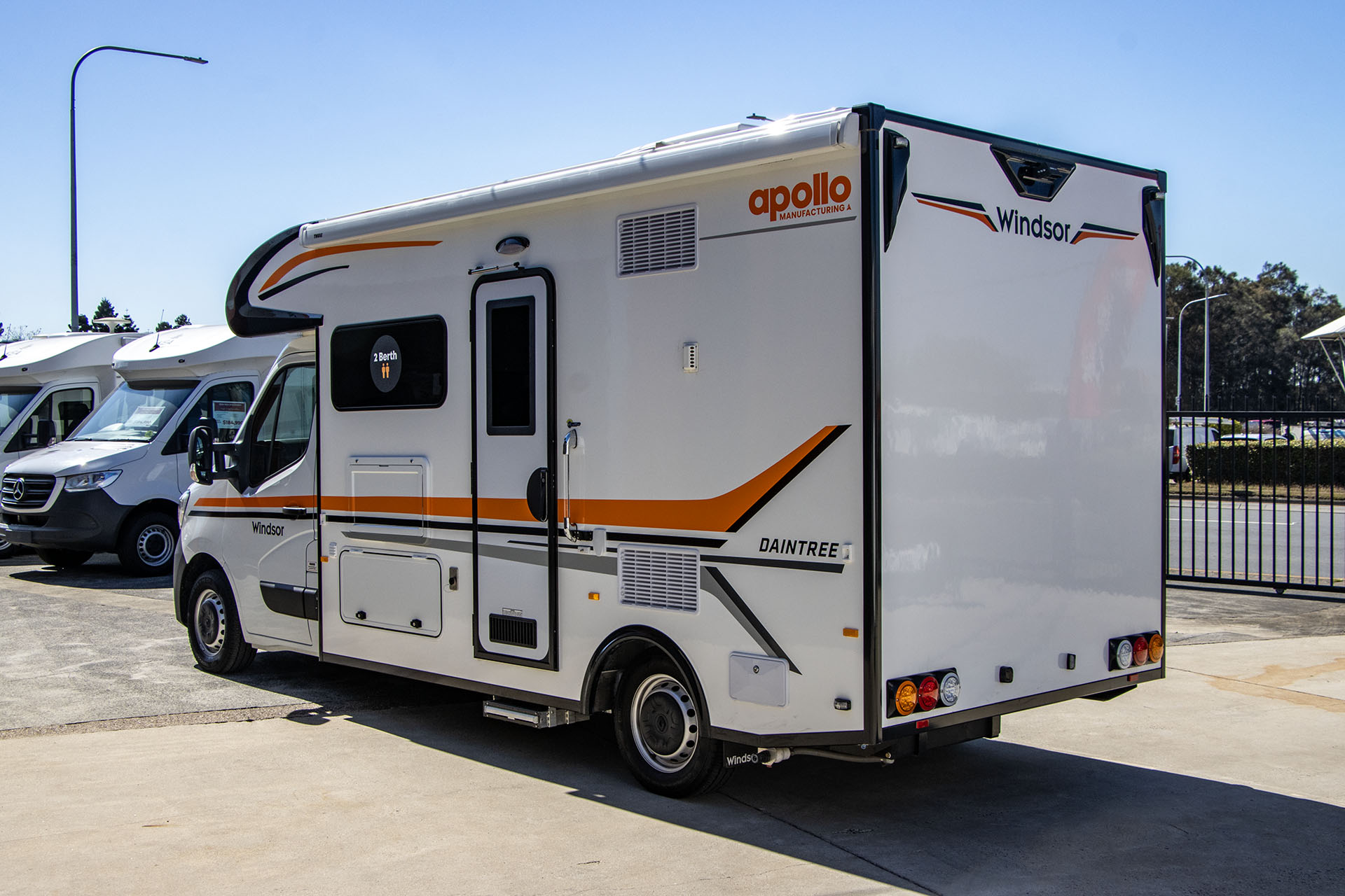 Carousel Popup Thumnails 6 - 2024 Windsor Daintree Renault 2 Berth