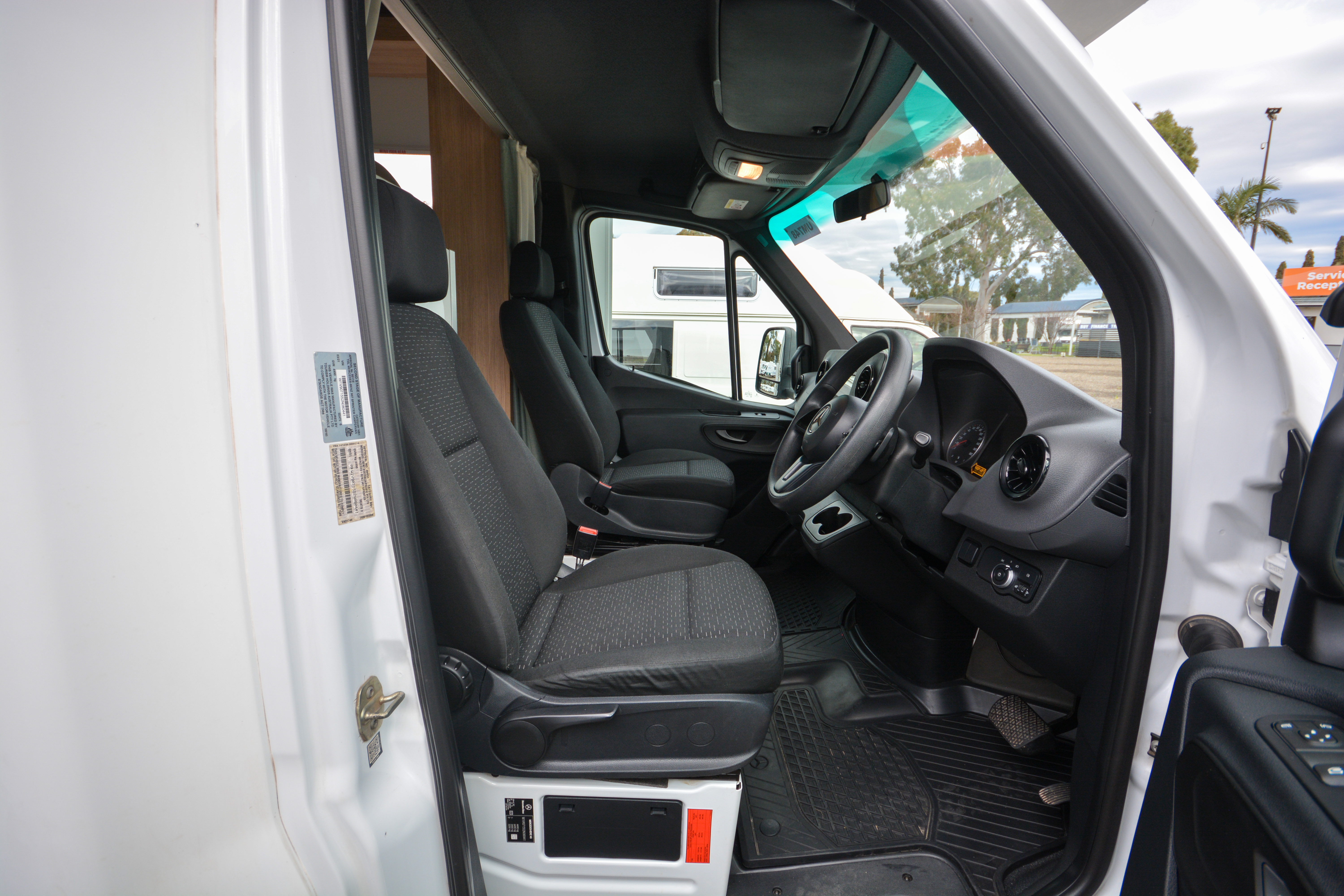 Carousel Popup Thumnails 20 - 2021 Kea River M721 Mercedes 6 Berth