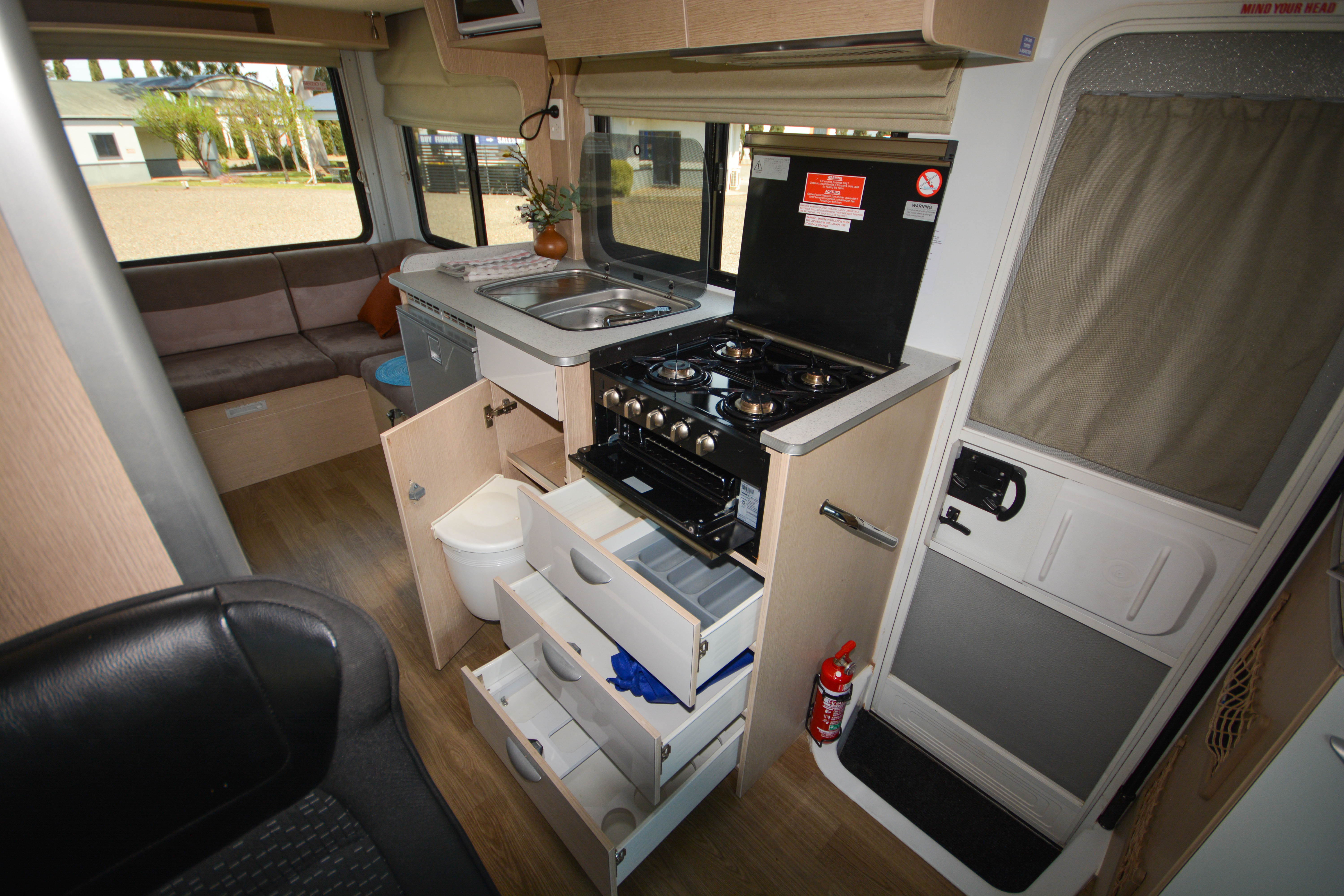 Carousel Popup Thumnails 35 - 2021 Kea Discovery M660 Mercedes 4 Berth