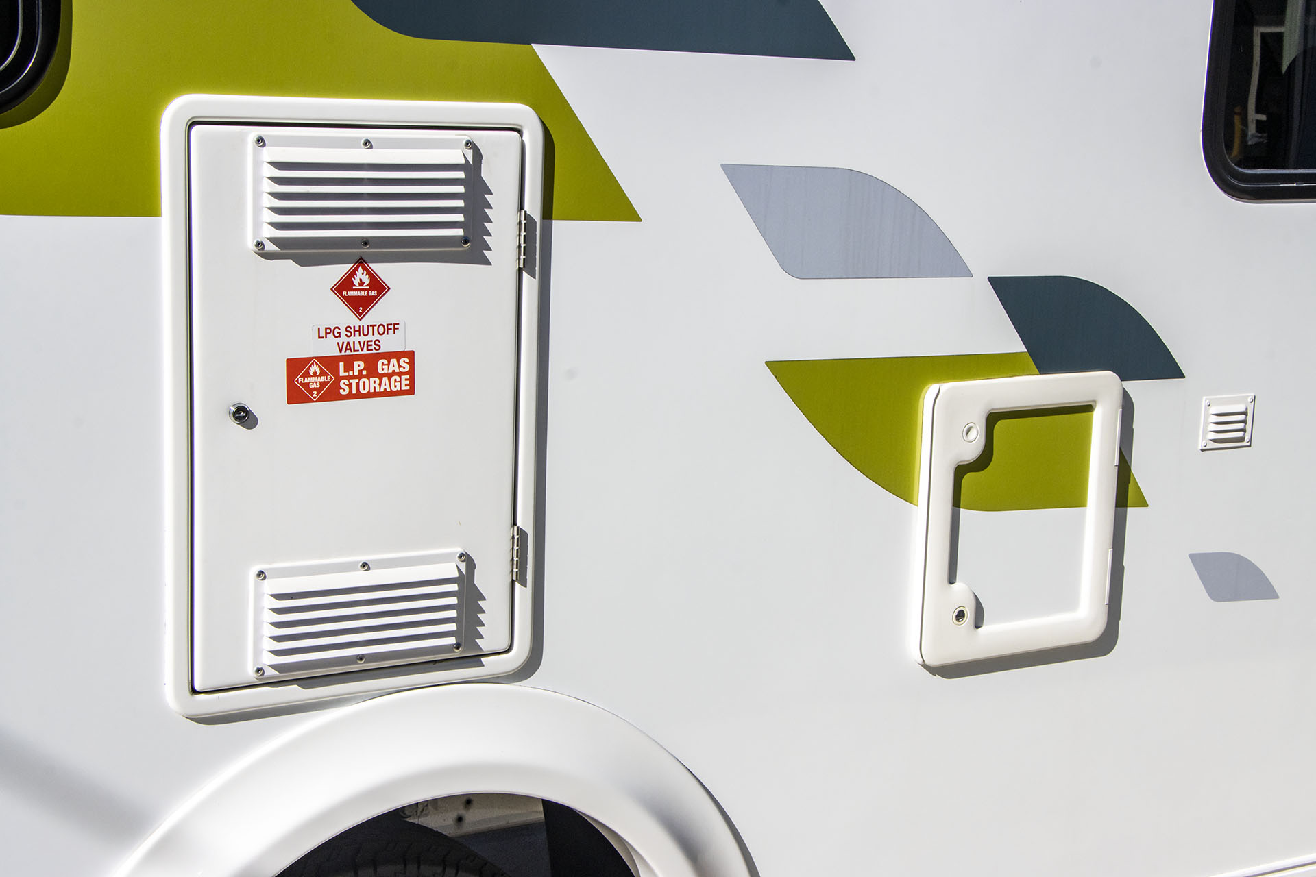 Carousel Popup Thumnails 13 - 2024 Kea Discovery M660 Mercedes 4 Berth