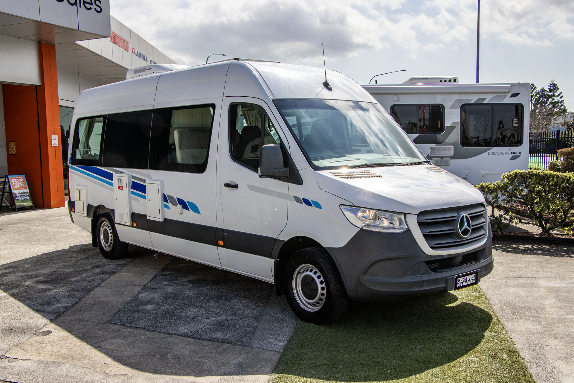 Carousel Popup Thumnails 5 - 2020 Kea Nomad M700 Mercedes 3 Berth