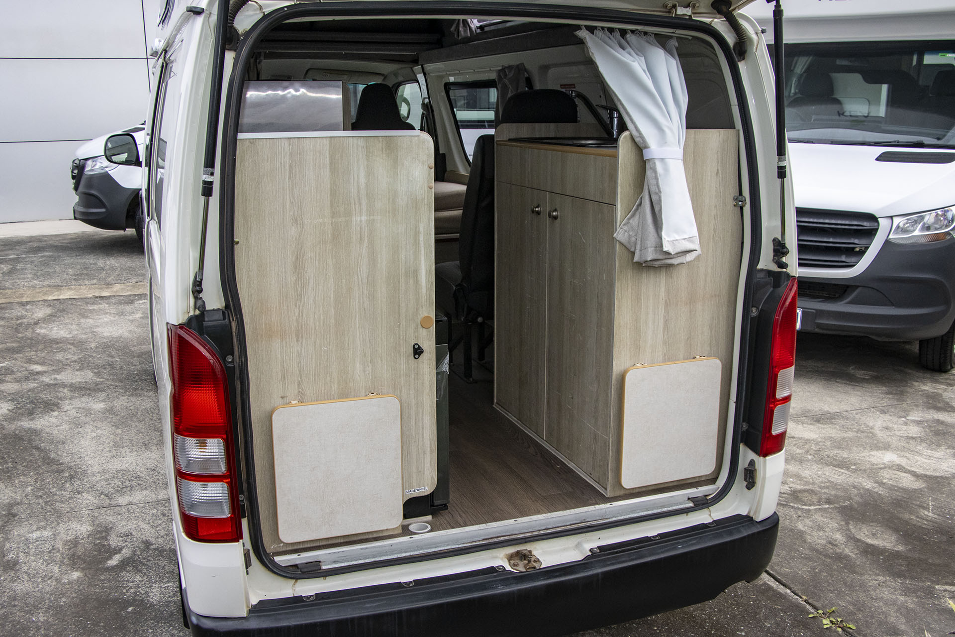 Carousel Popup Thumnails 24 - 2018 Kea HiTop T490 Toyota 2 Berth