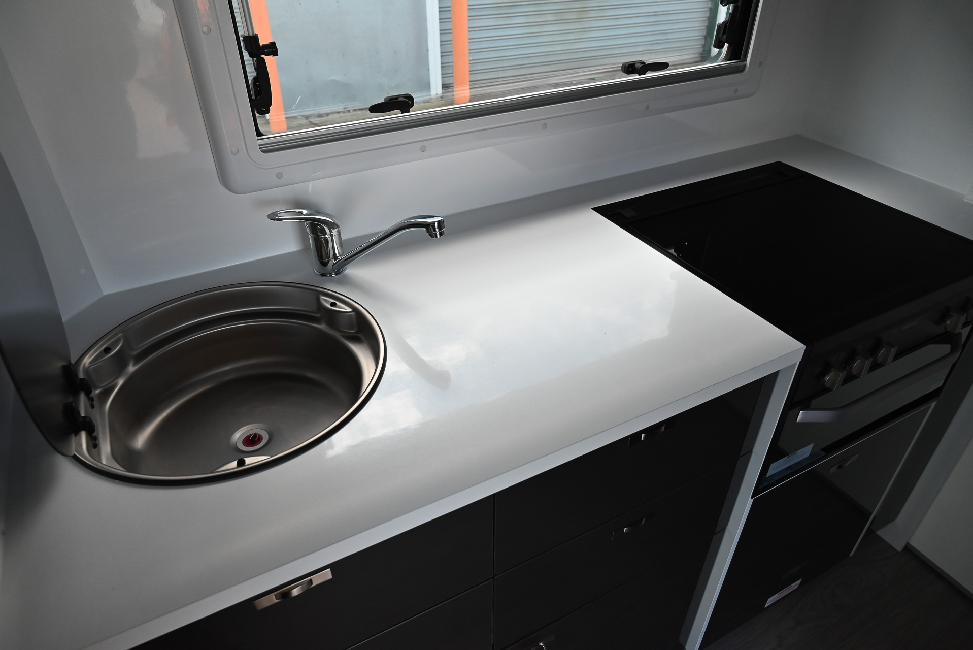 Carousel Popup Thumnails 22 - 2024 Windsor Daintree Renault 2 Berth