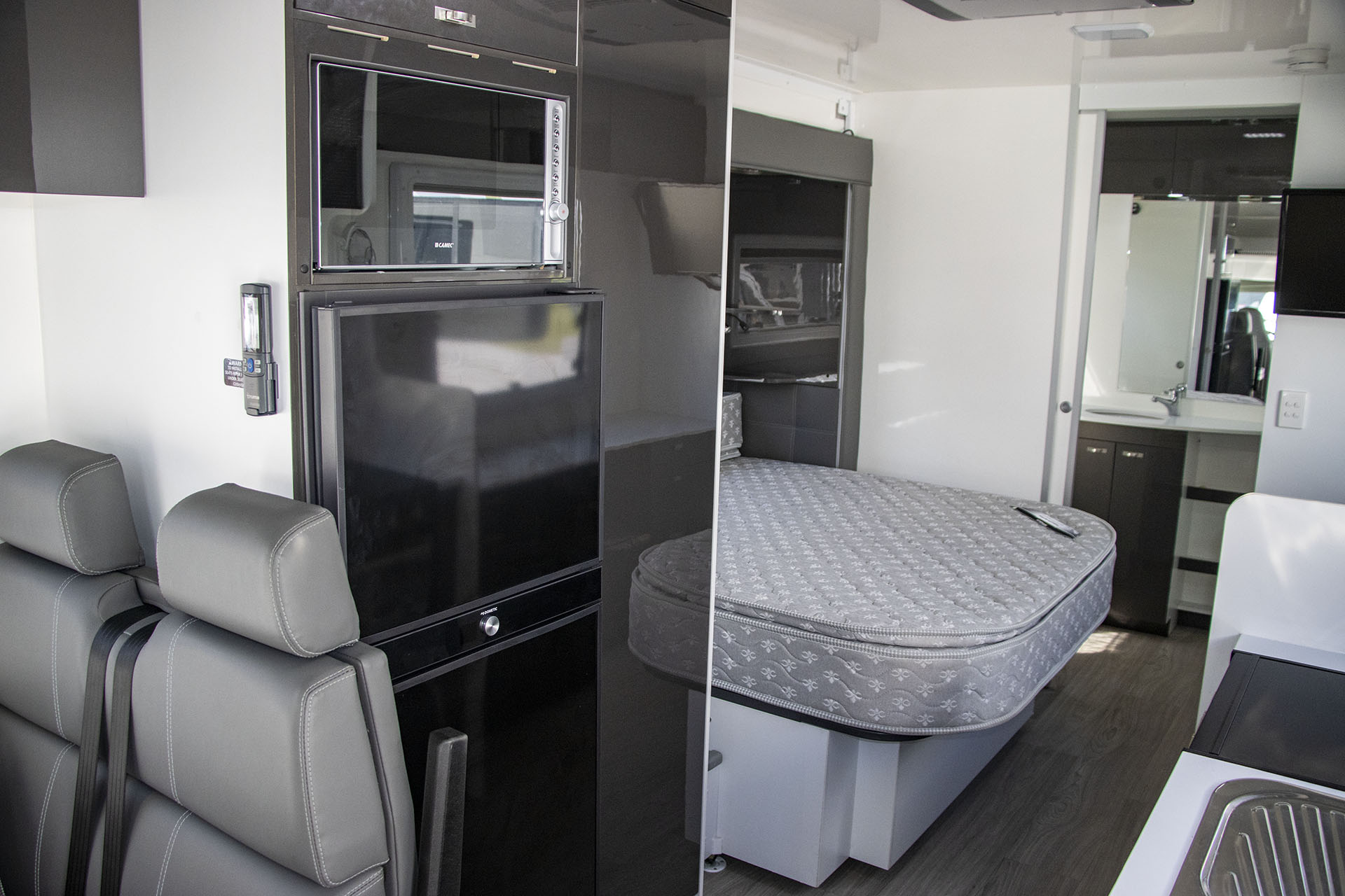 Carousel Popup Thumnails 25 - 2024 Windsor Simpson Fiat 4 Berth