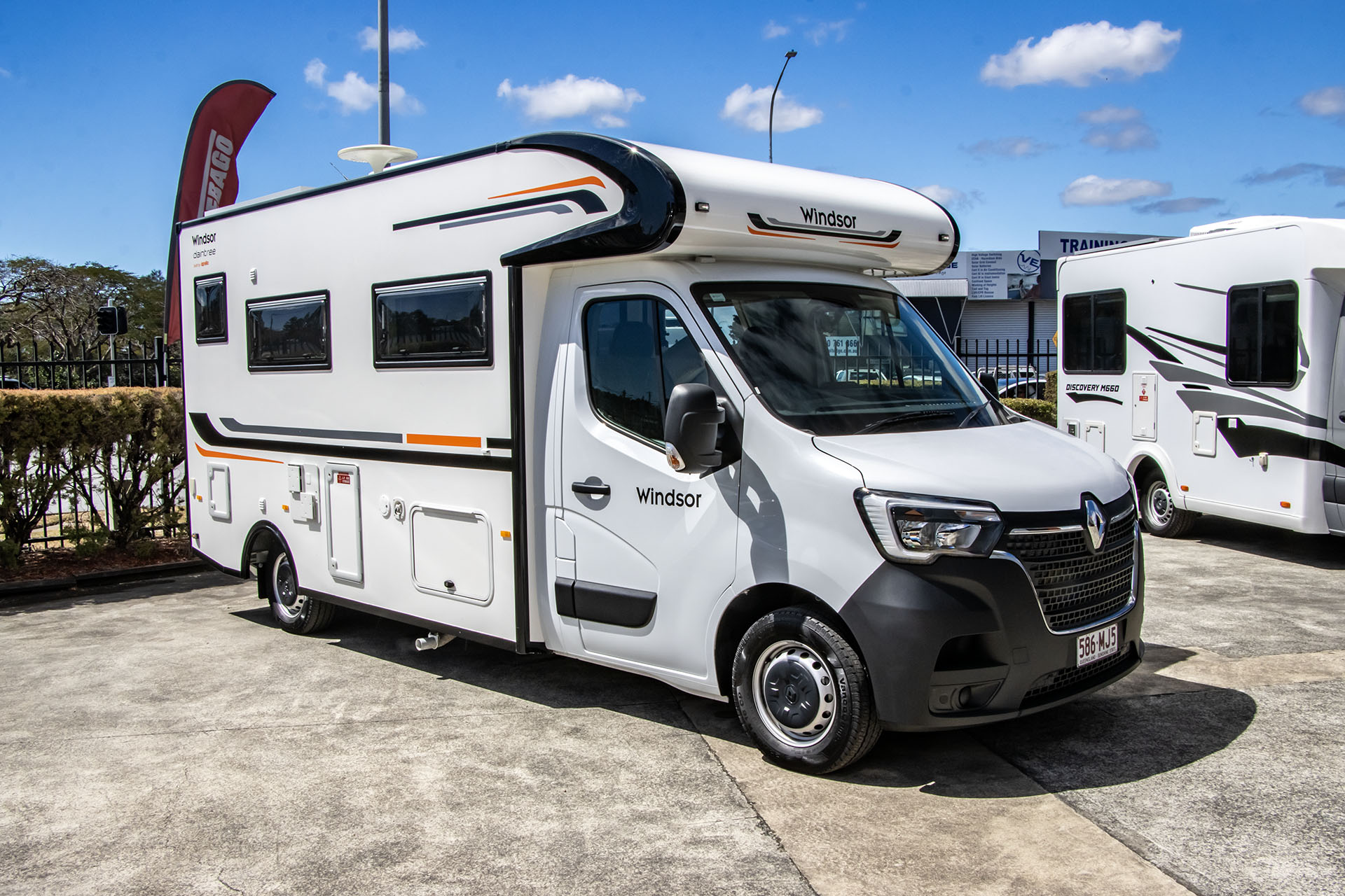 Carousel Popup Thumnails 5 - 2024 Windsor Daintree Renault 2 Berth
