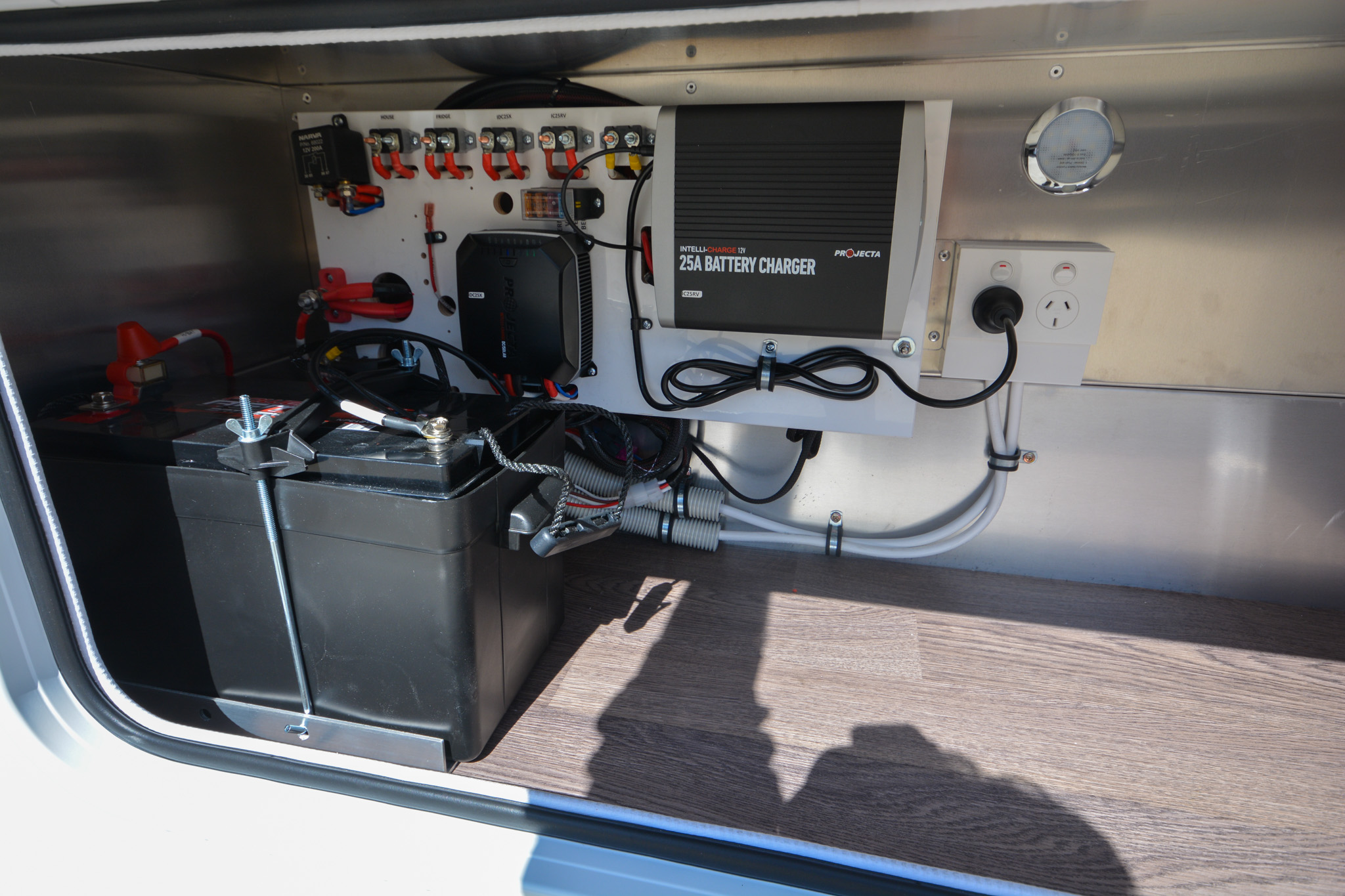 Carousel Popup Thumnails 12 - 2024 Windsor Daintree Renault 2 Berth