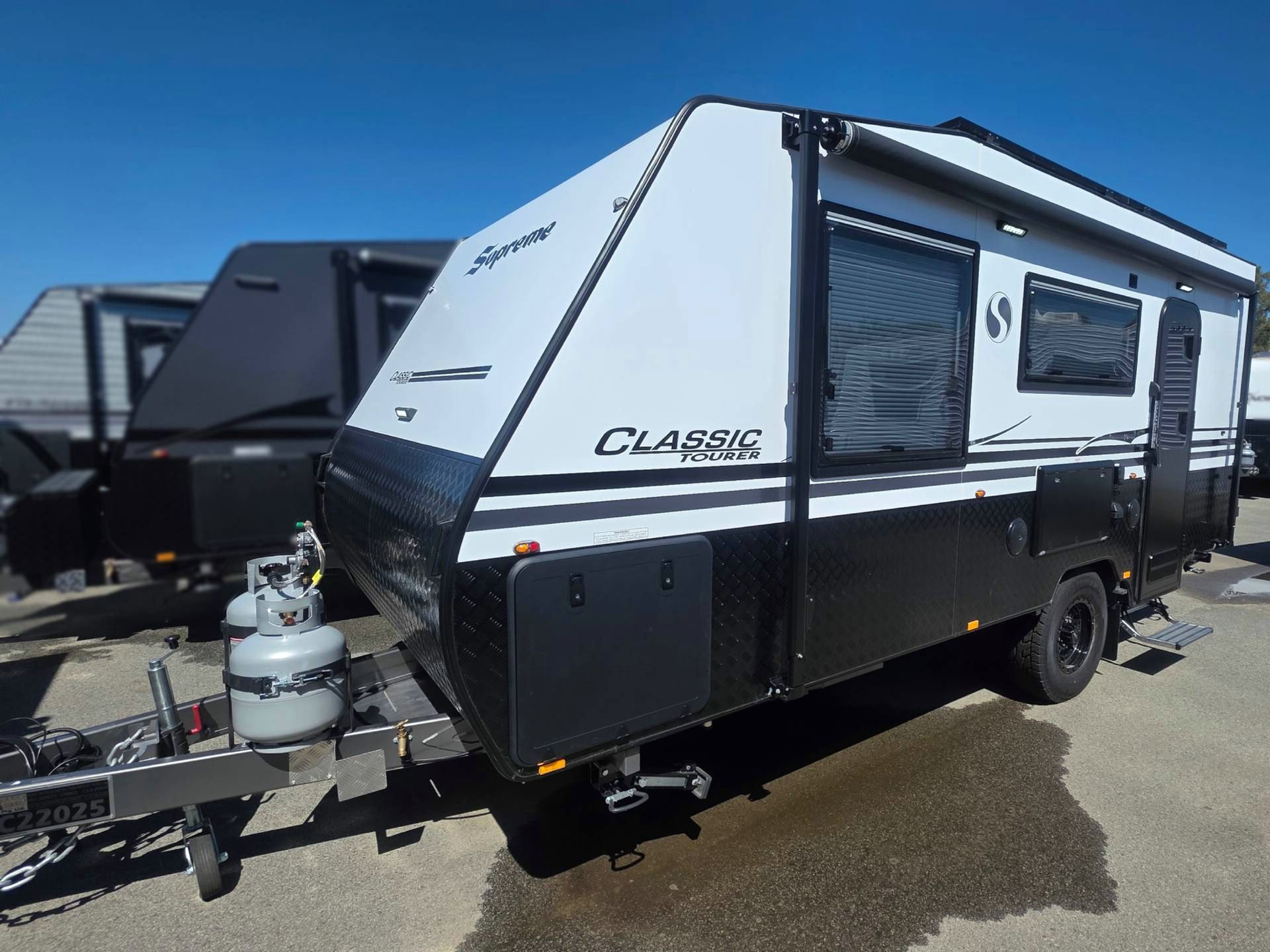 Carousel Popup Main - 2026 Supreme 1800 R K1E3 S Classic Tourer 18'