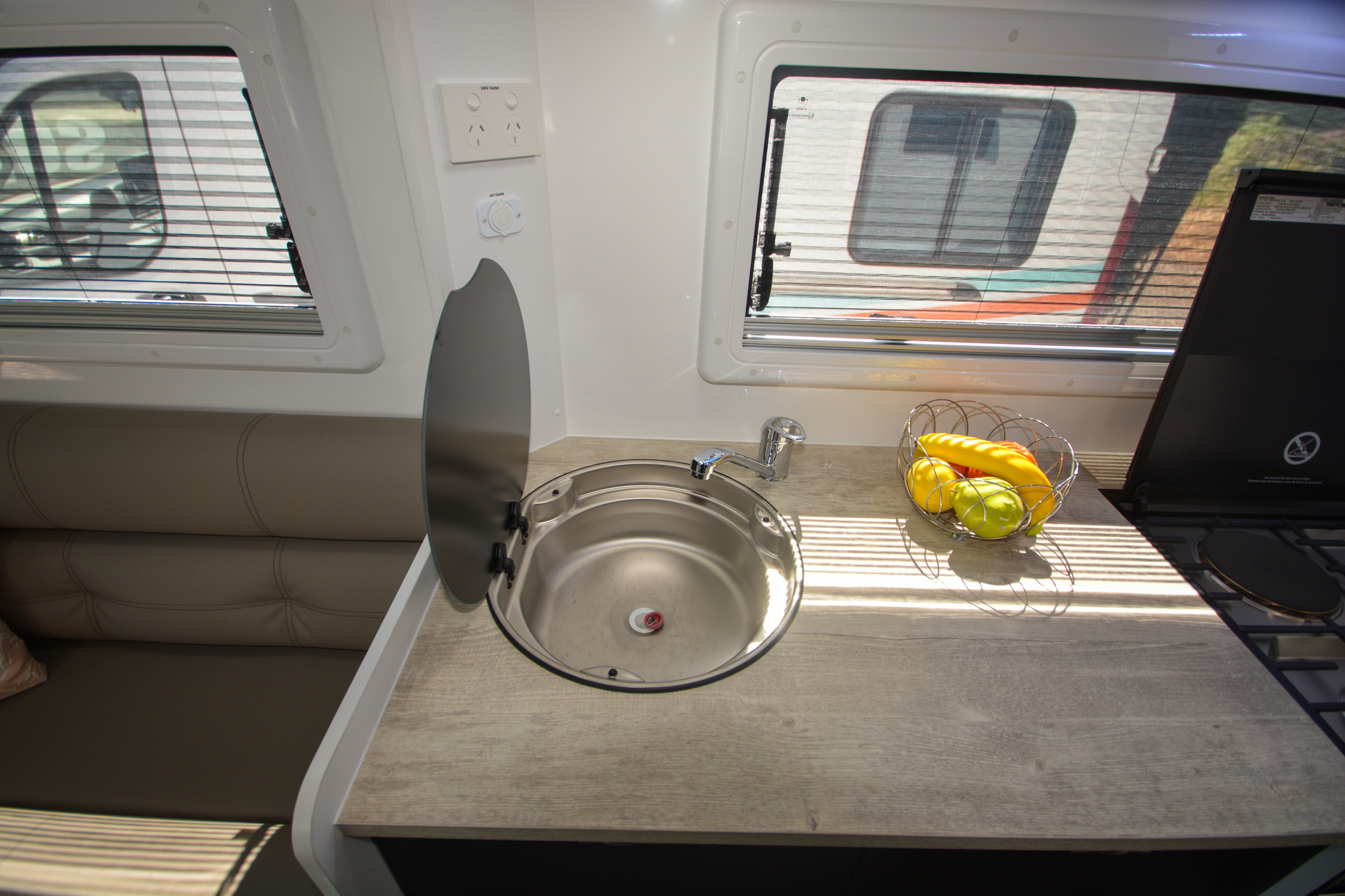 Carousel Popup Thumnails 37 - 2024 Windsor Daintree Renault 2 Berth
