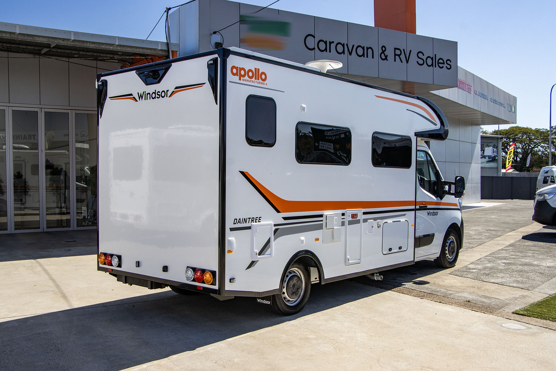 Carousel Popup Thumnails 8 - 2024 Windsor Daintree Renault 2 Berth