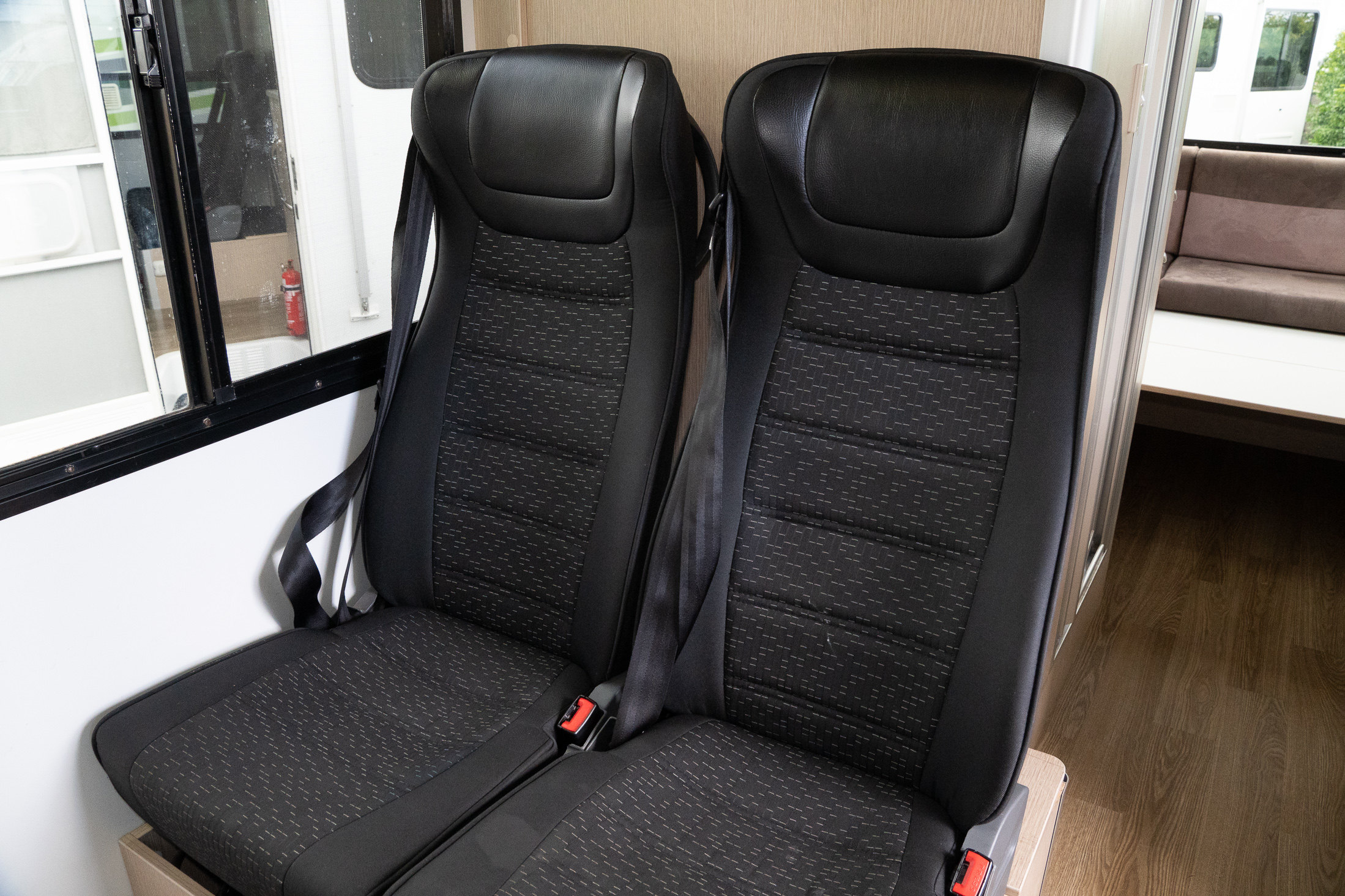 Carousel Popup Thumnails 19 - 2021 Kea Discovery M660 Mercedes 4 Berth