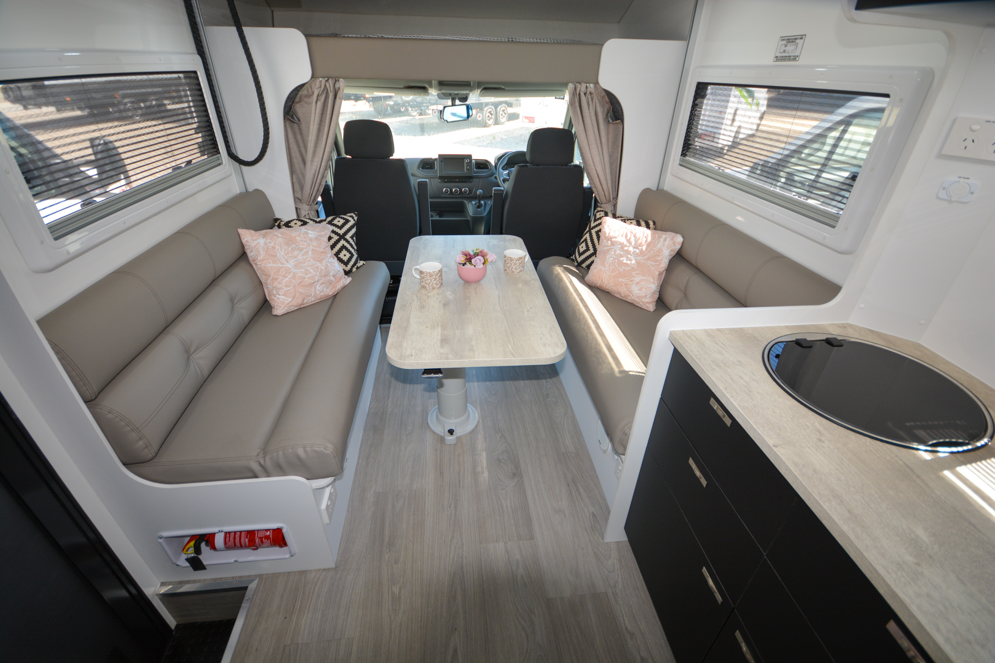 Carousel Popup Thumnails 25 - 2024 Windsor Daintree Renault 2 Berth