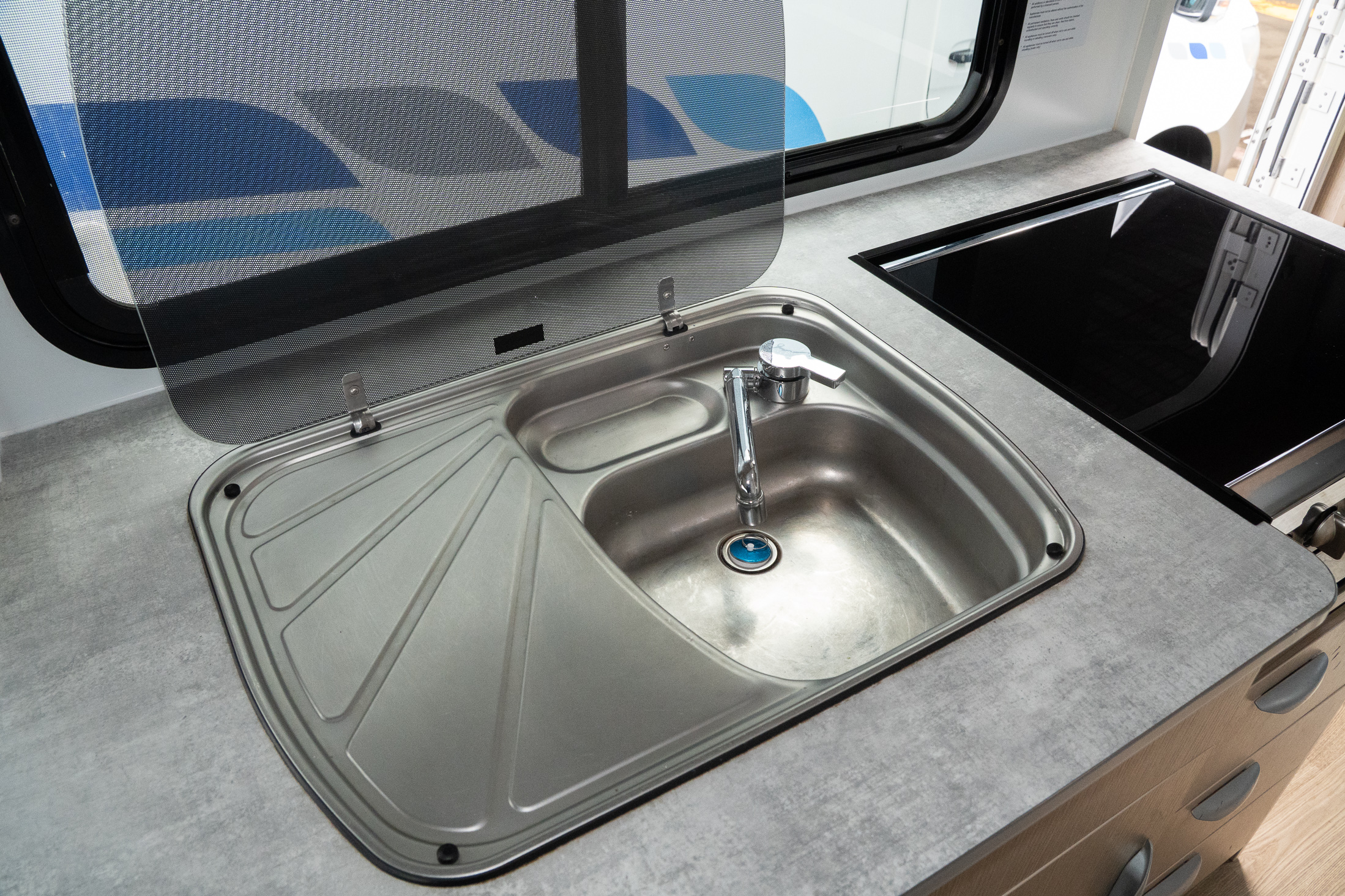 Carousel Popup Thumnails 26 - 2021 Kea Discovery M660 Mercedes 4 Berth