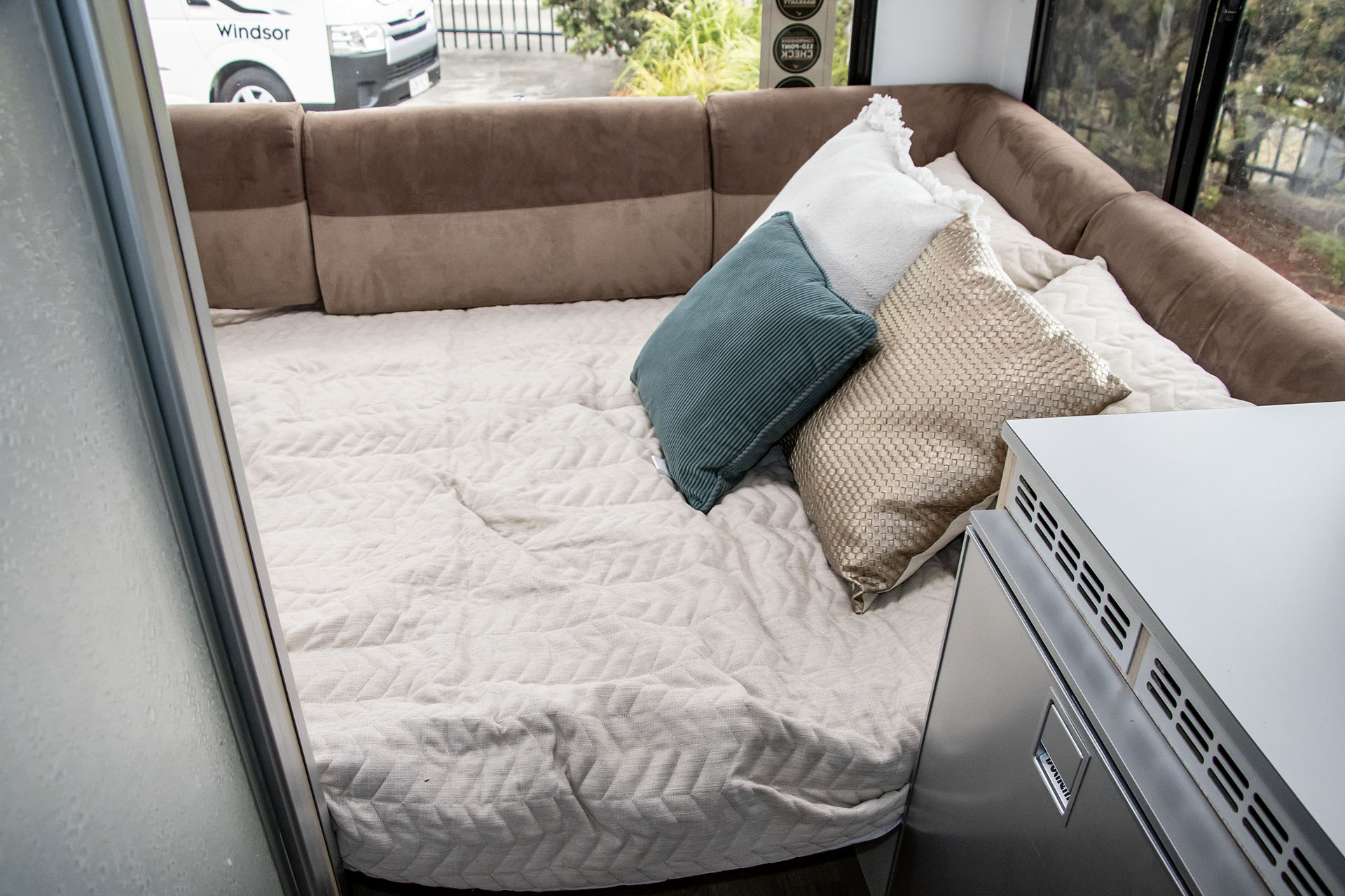 Carousel Popup Thumnails 31 - 2019 Kea River M721 Mercedes 6 Berth