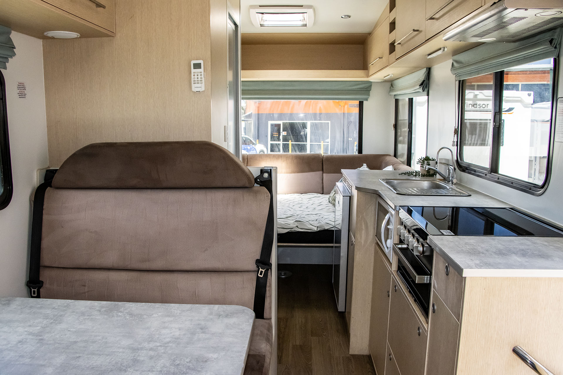 Carousel Popup Thumnails 23 - 2021 Windsor River Platinum M725 6 Berth