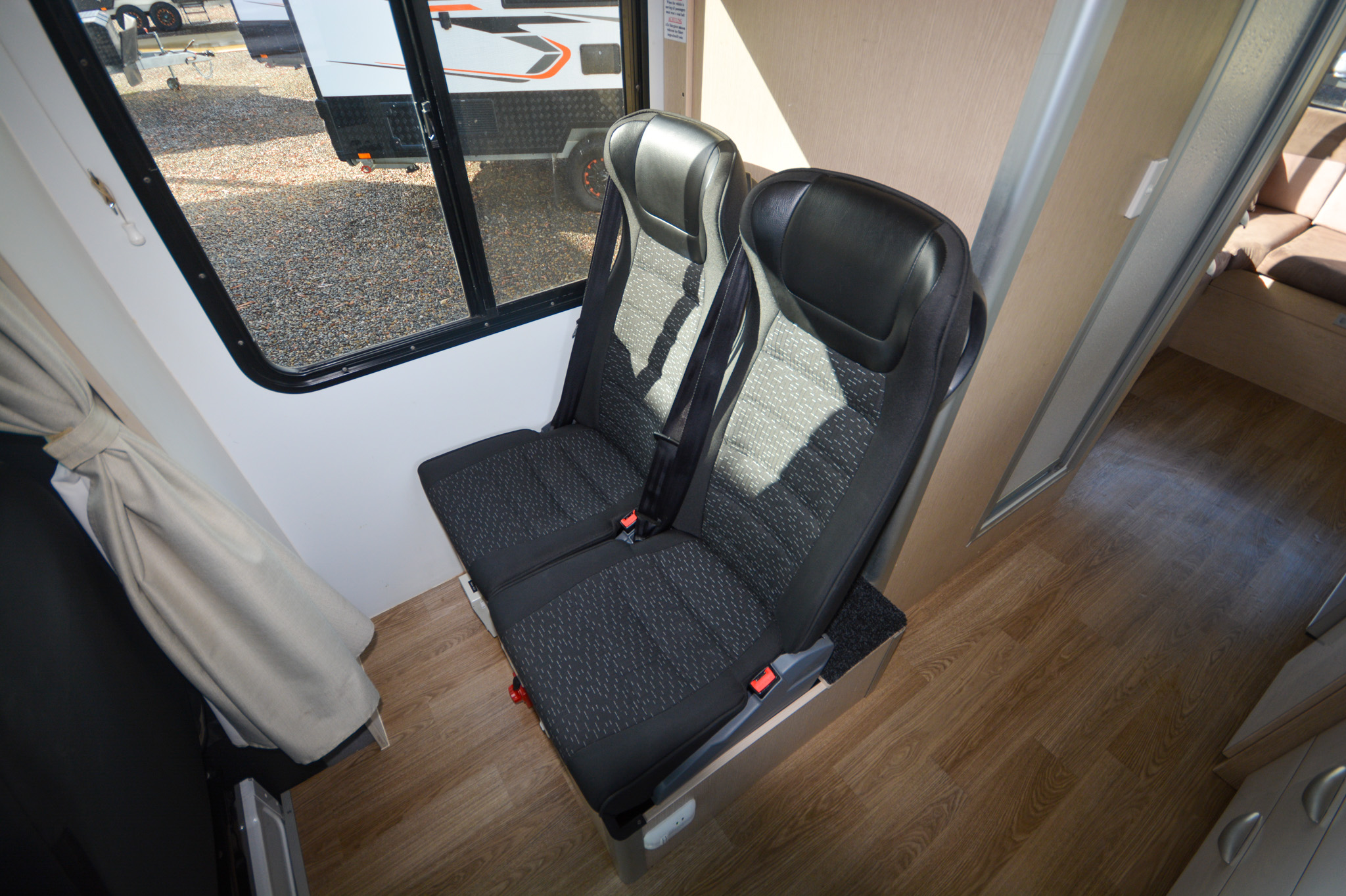 Carousel Popup Thumnails 22 - 2021 Kea Discovery M660 Mercedes 4 Berth
