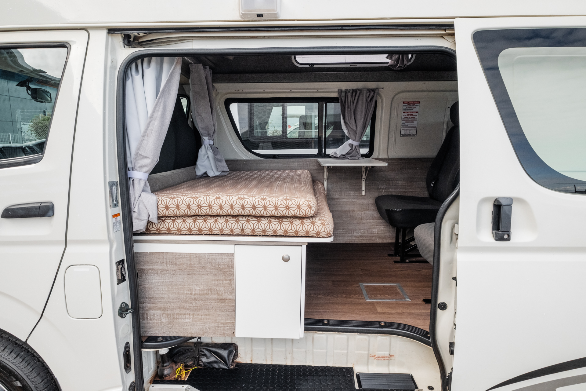 Carousel Popup Thumnails 19 - 2018 Talvor Endeavour Toyota 4 Berth
