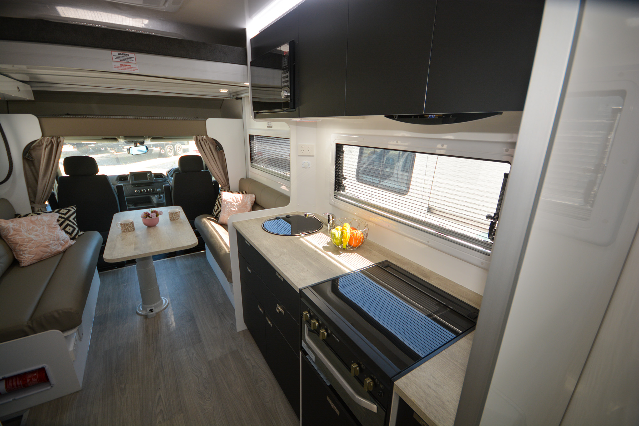 Carousel Popup Thumnails 20 - 2024 Windsor Daintree Renault 2 Berth
