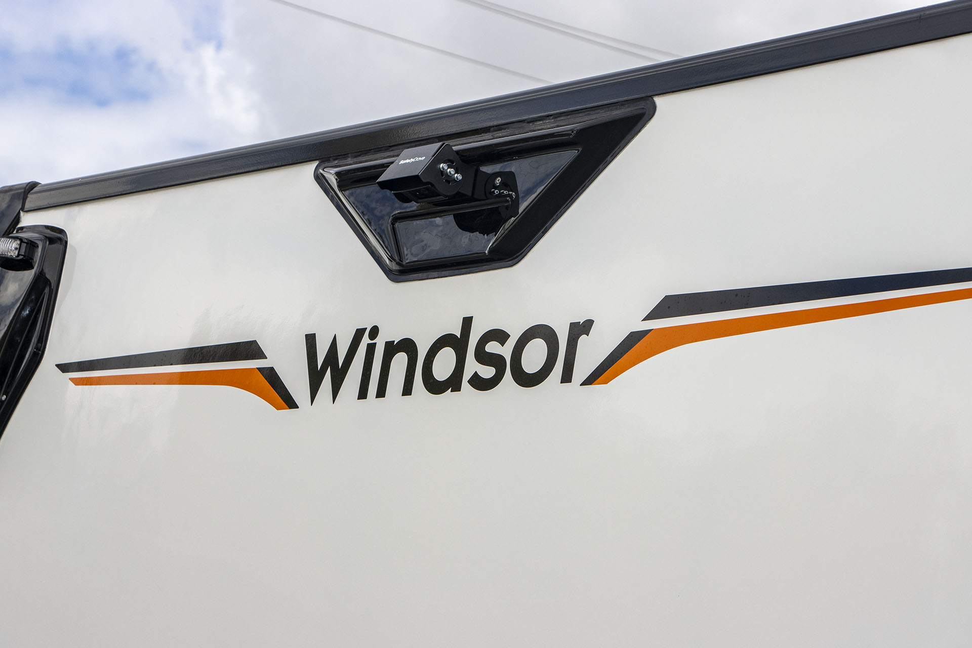 Carousel Popup Thumnails 3 - 2024 Windsor Daintree Renault 2 Berth