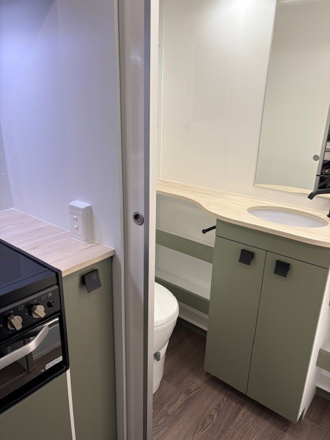 Carousel Popup Thumnails 18 - 2024 Windsor Daintree Renault 2 Berth