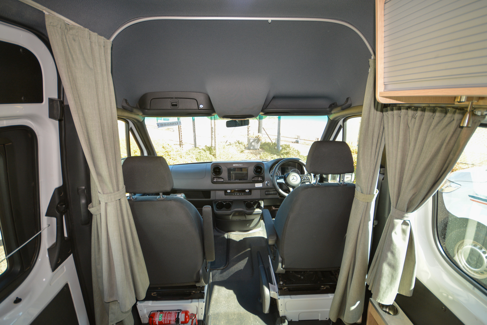 Carousel Popup Thumnails 19 - 2021 Mercedes-Benz Nomad M700 2 1 Berth