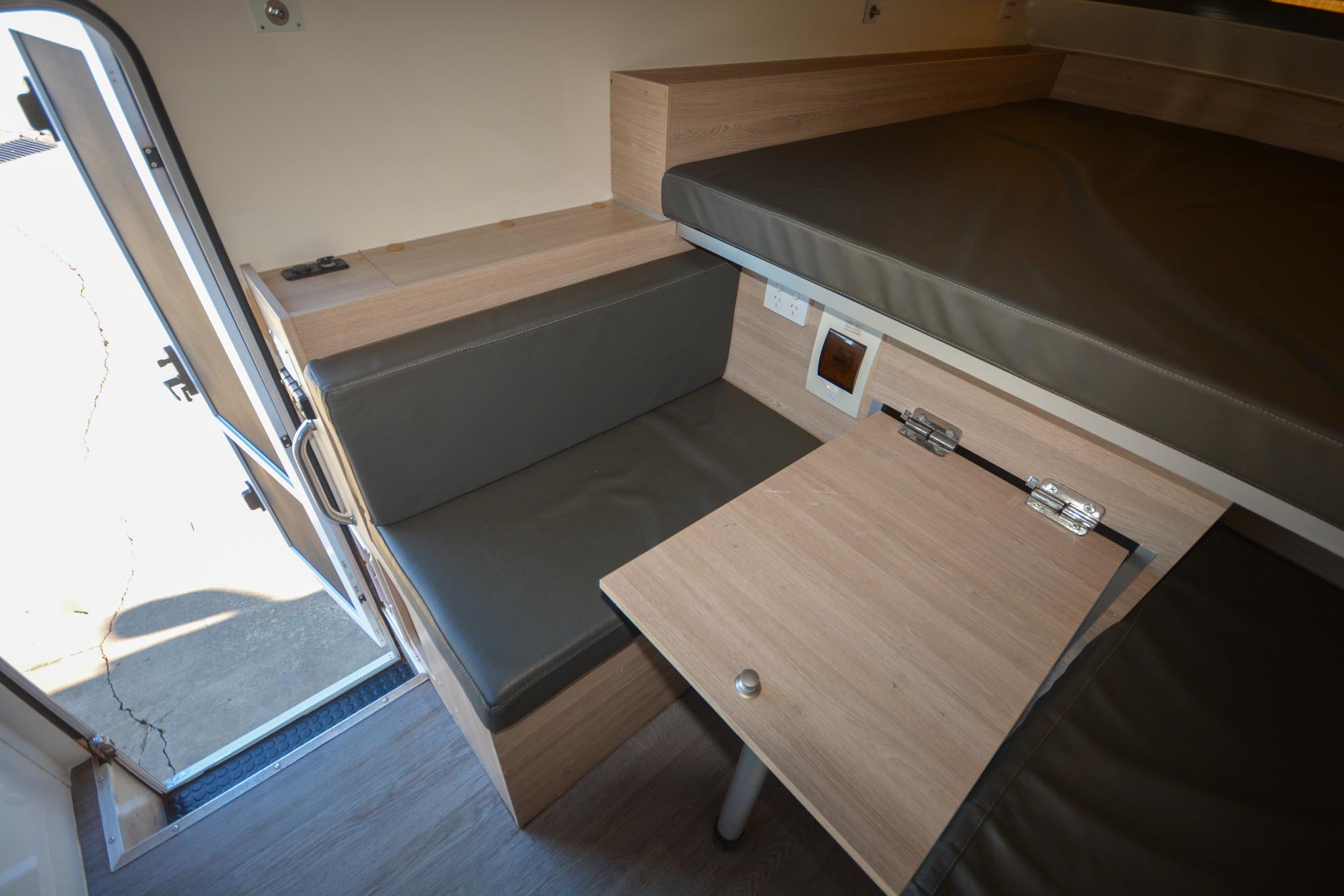 Carousel Popup Thumnails 27 - 2022 Windsor Maverick T590