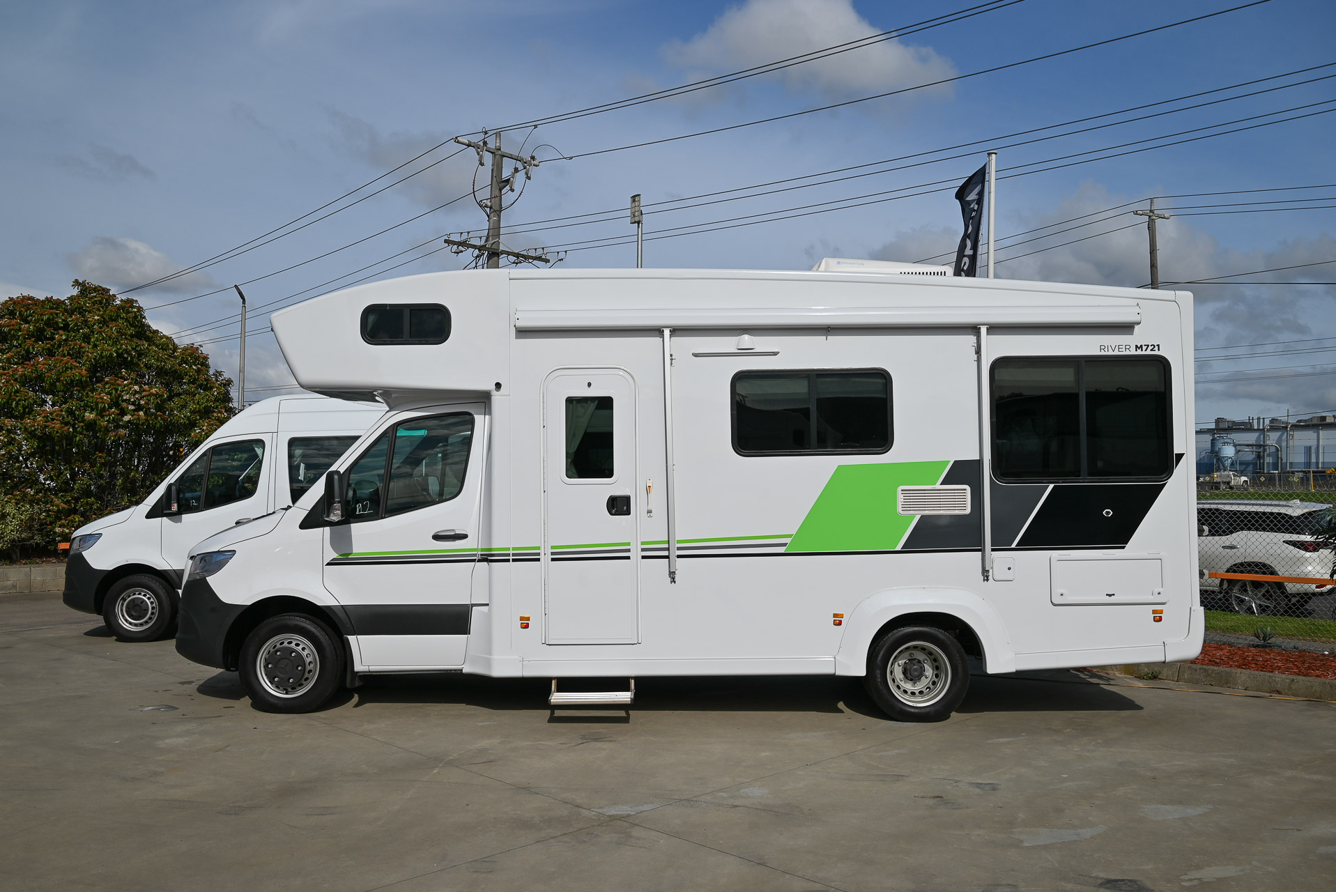 Carousel Popup Thumnails 10 - 2019 Kea River M721 Mercedes 6 Berth