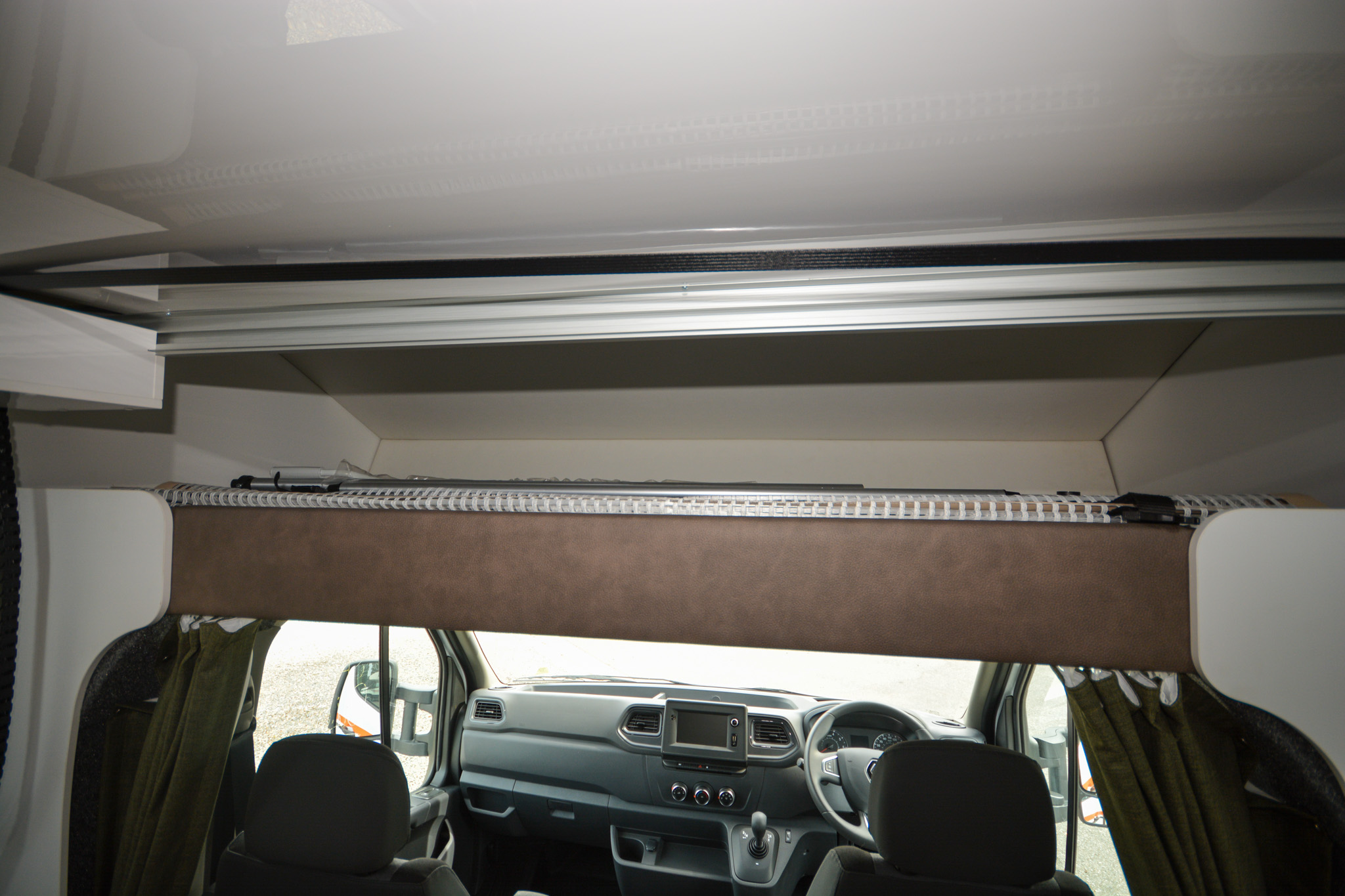Carousel Popup Thumnails 23 - 2024 Windsor Daintree Renault 2 Berth