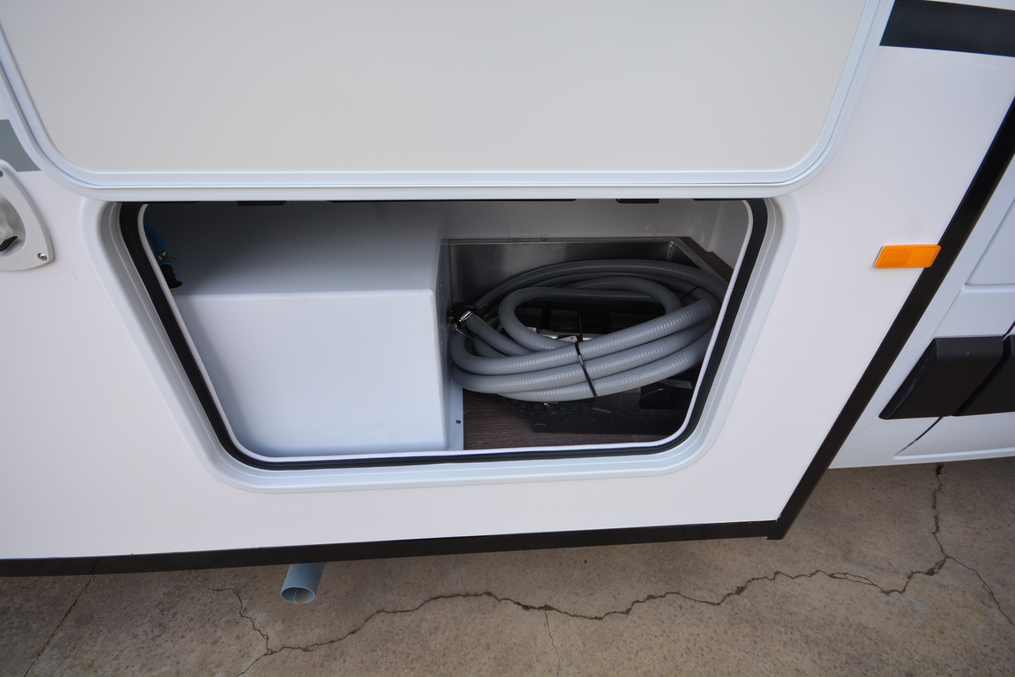 Carousel Popup Thumnails 9 - 2024 Windsor Daintree Renault 2 Berth
