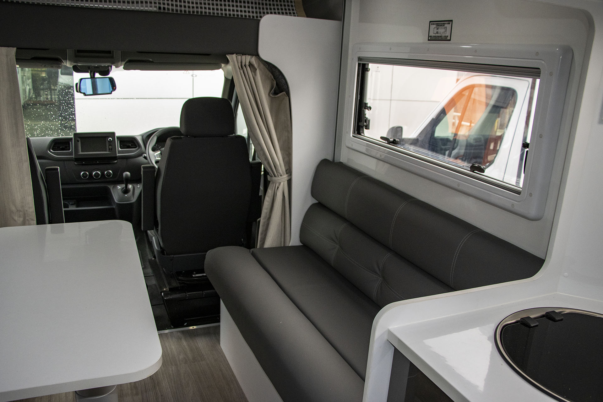 Carousel Popup Thumnails 10 - 2024 Windsor Daintree Renault 2 Berth