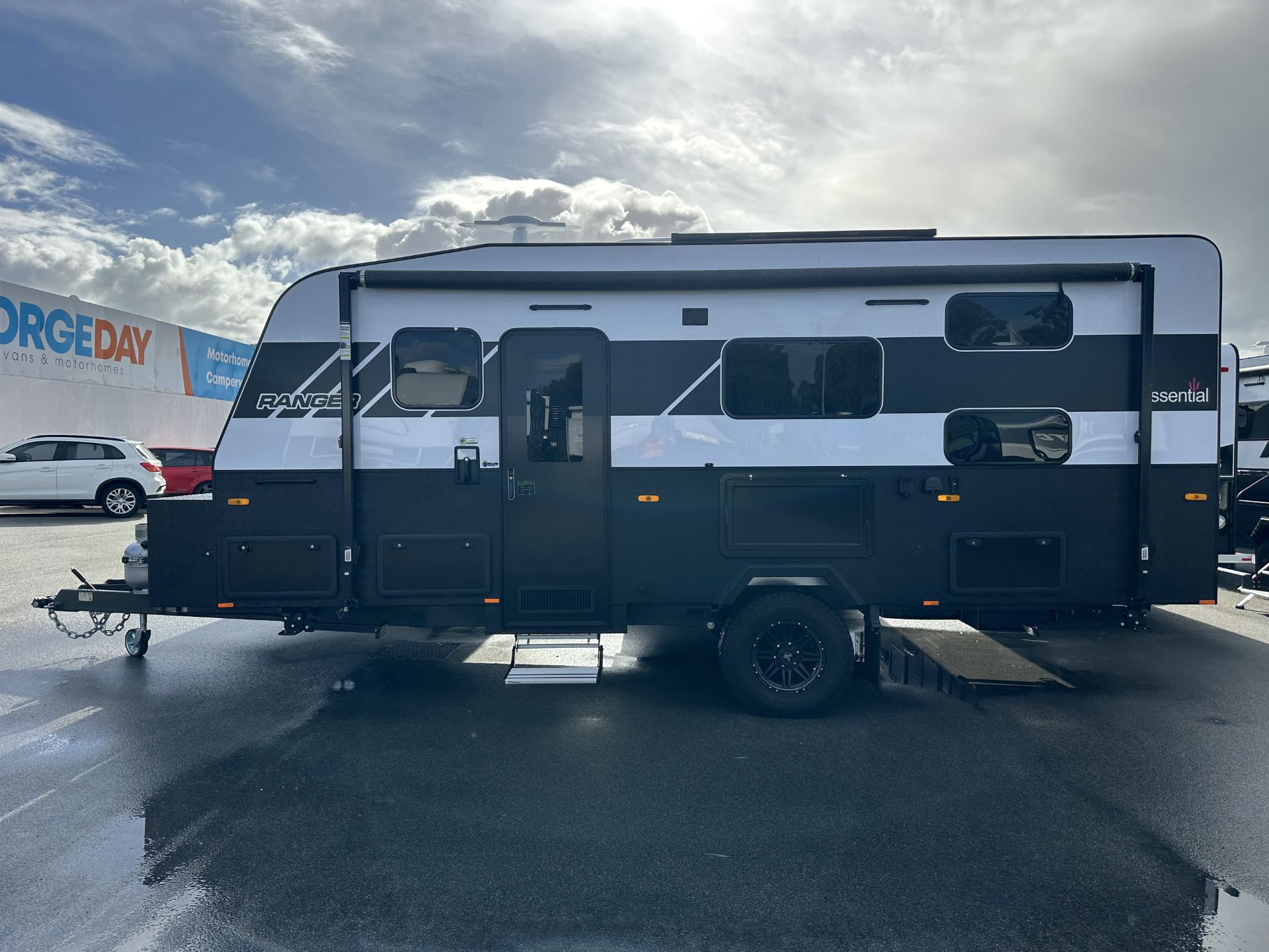 Carousel Popup Thumnails 24 - 2025 Essential Ranger F1-2 19'