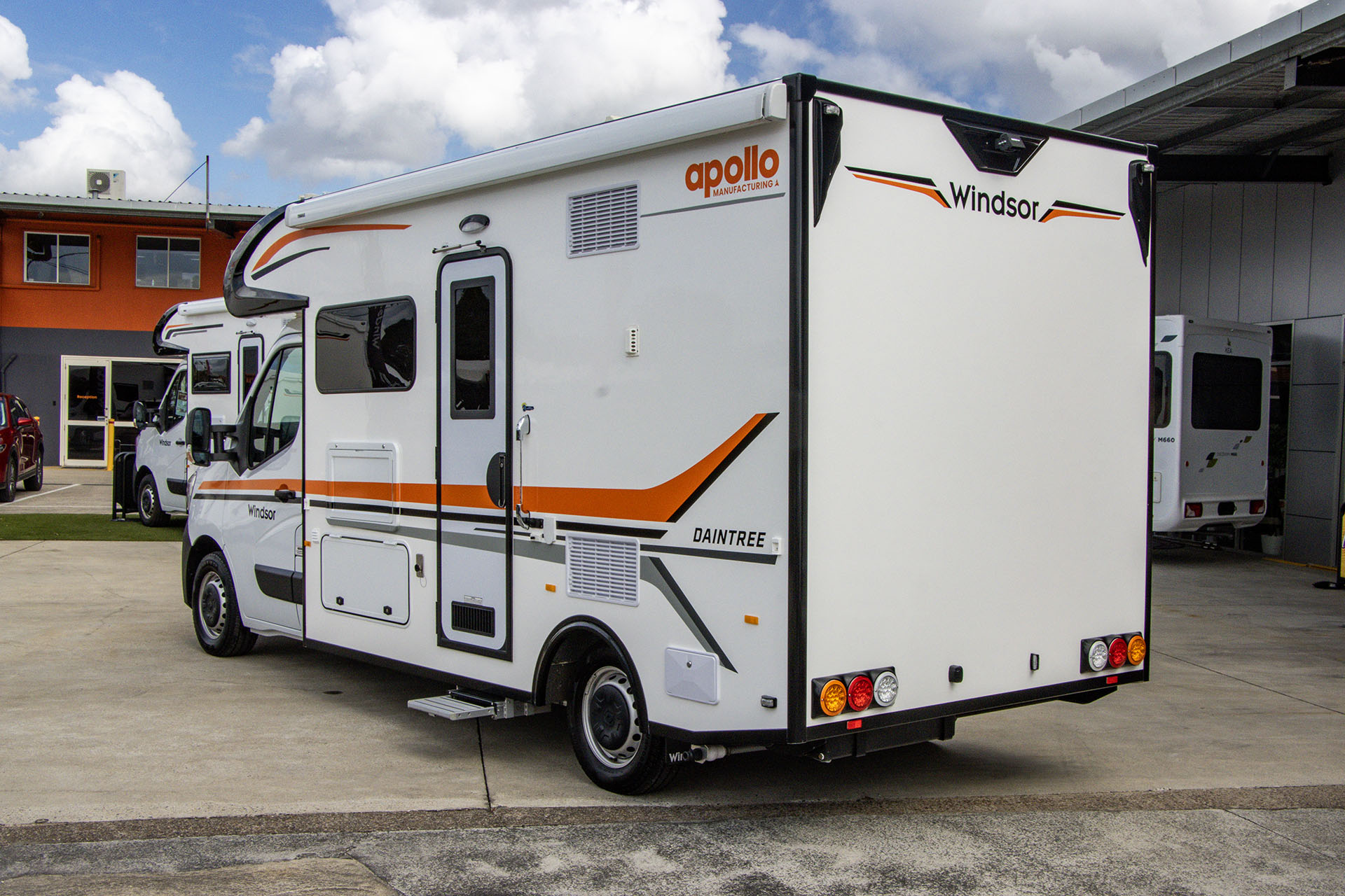 Carousel Popup Thumnails 6 - 2024 Windsor Daintree Renault 2 Berth