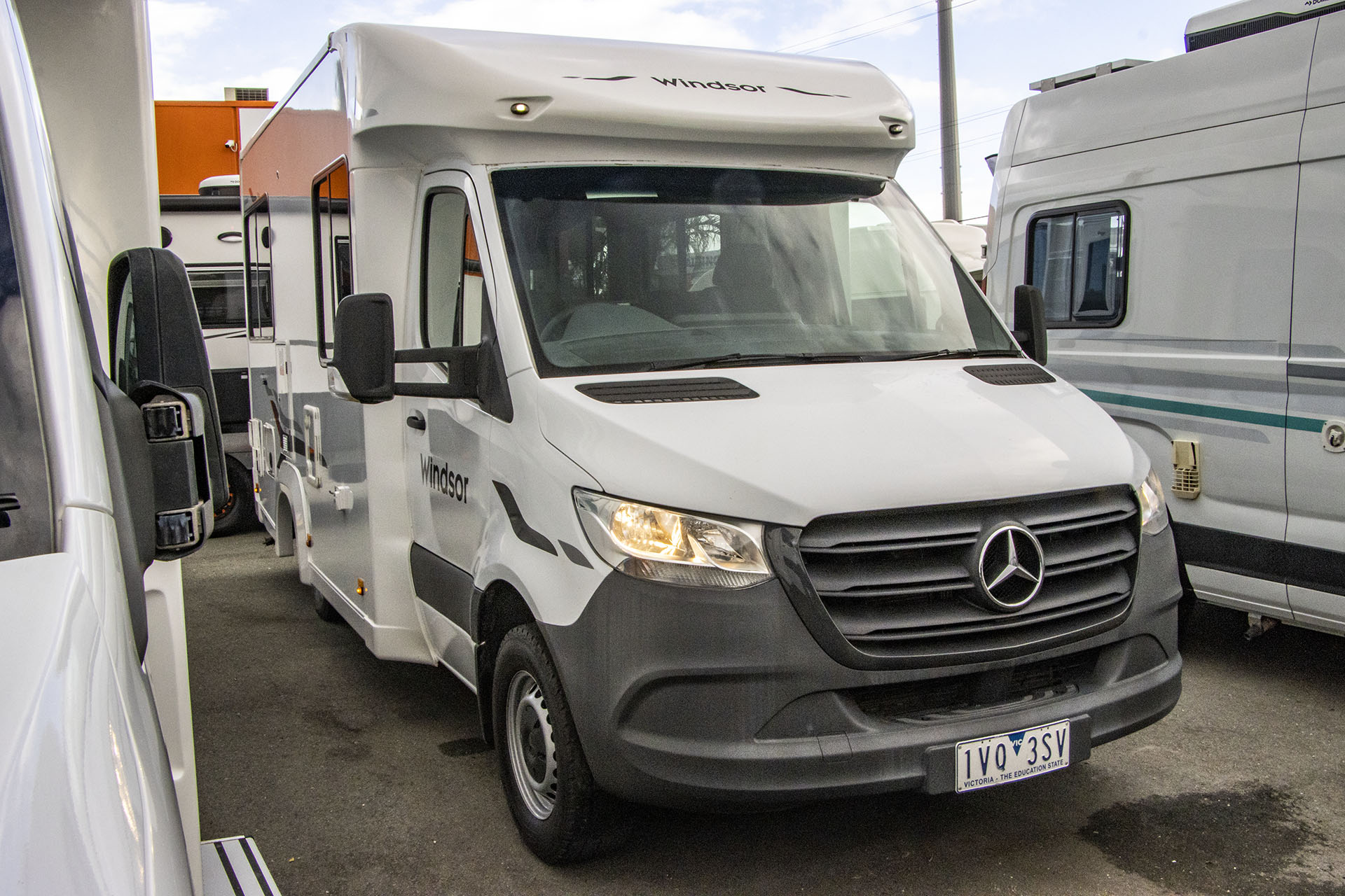 Carousel Popup Thumnails 4 - 2022 Windsor Cascade M670 Mercedes 4 Berth