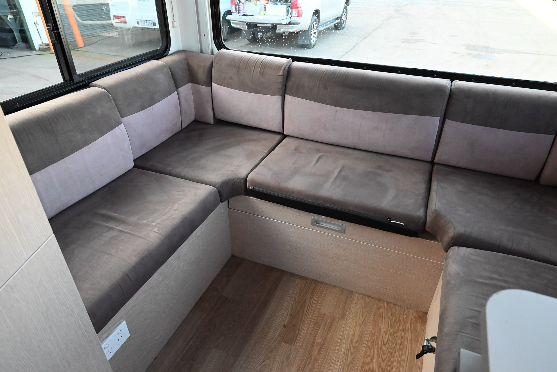 Carousel Popup Thumnails 26 - 2021 Kea Discovery M660 Mercedes 4 Berth