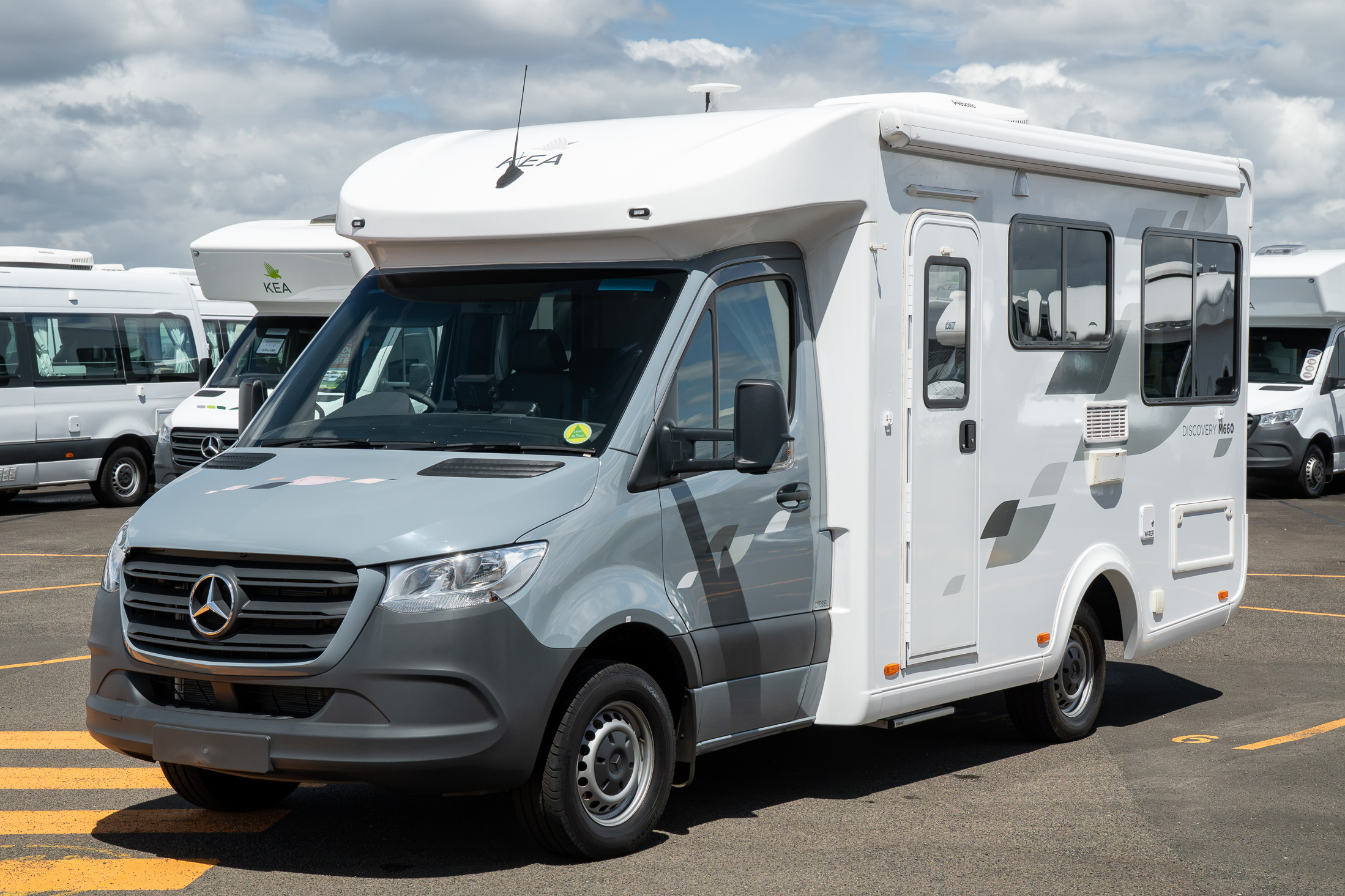 Carousel Popup Thumnails 7 - 2024 Mercedes-Benz Discovery M660 4 Berth