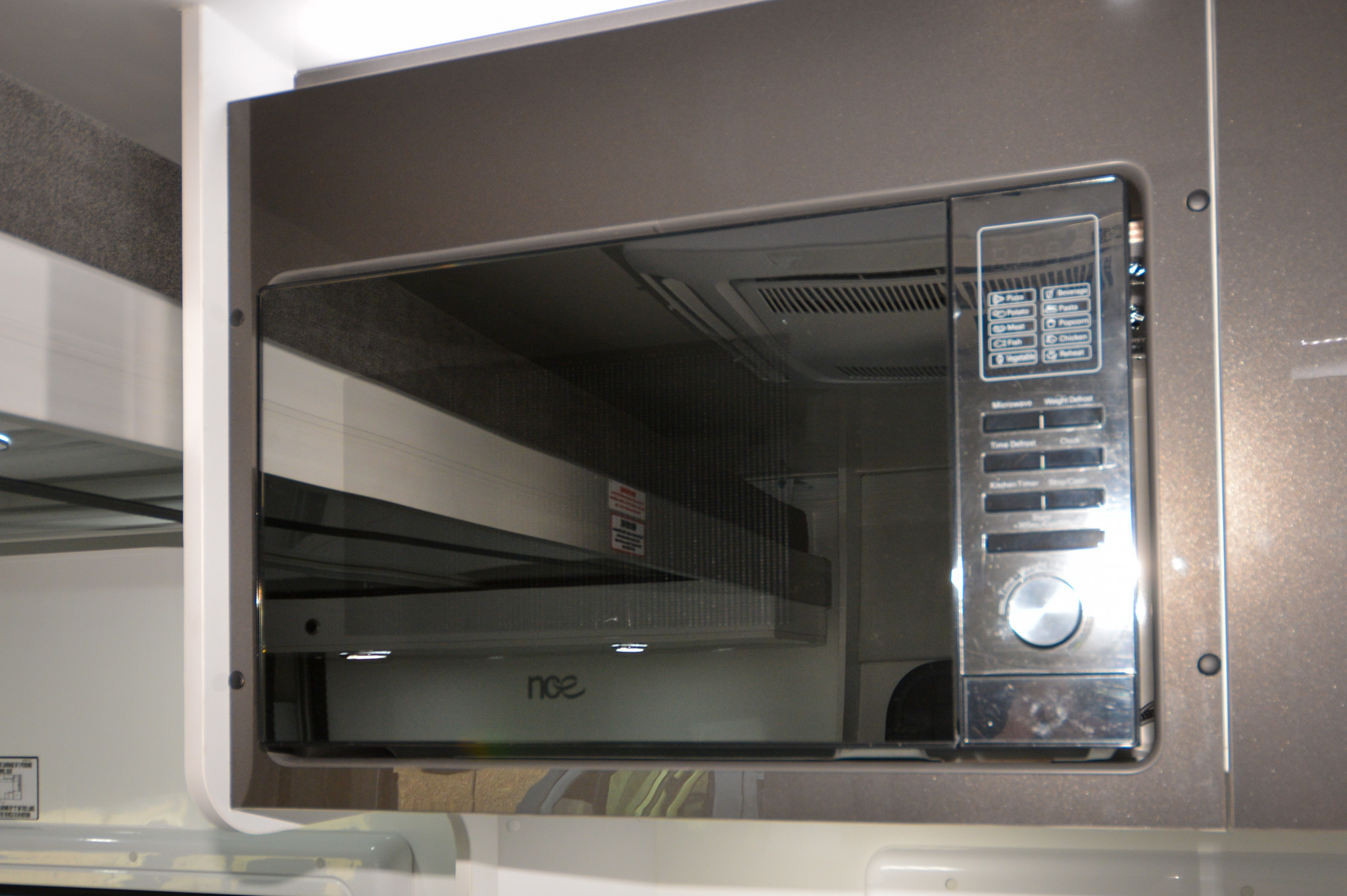 Carousel Popup Thumnails 16 - 2024 Windsor Daintree Renault 2 Berth