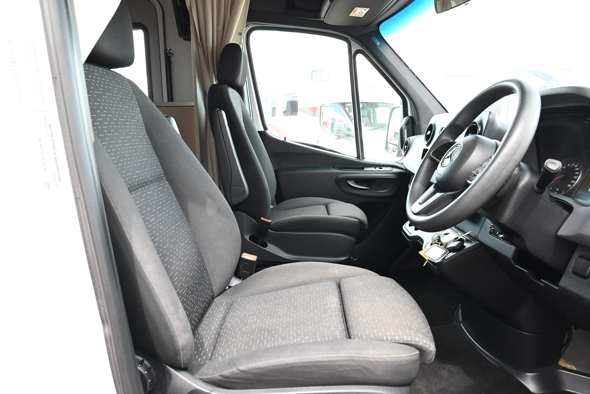 Carousel Popup Thumnails 11 - 2021 Kea Discovery M660 Mercedes 4 Berth