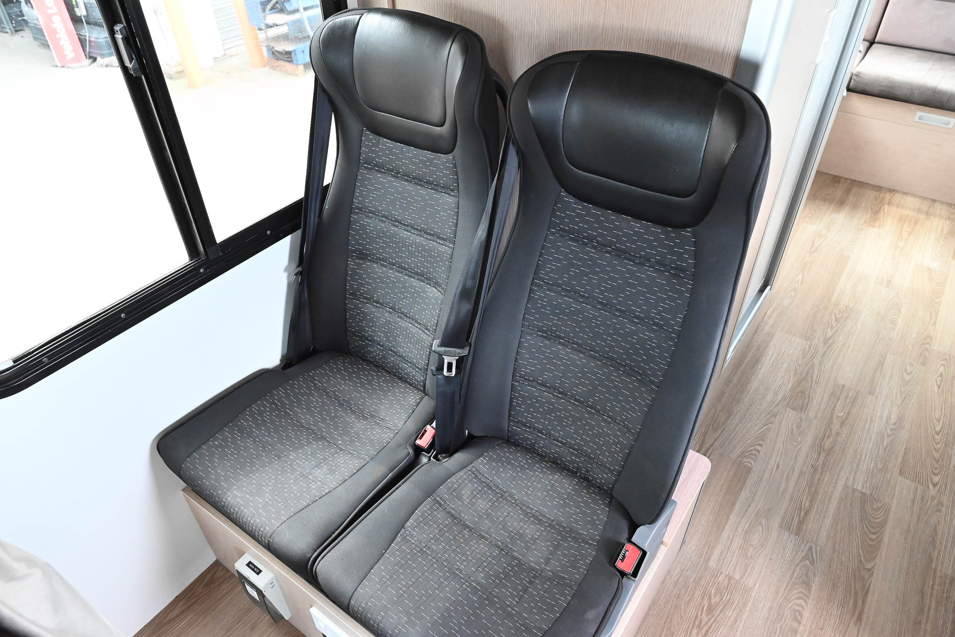 Carousel Popup Thumnails 20 - 2021 Kea Discovery M660 Mercedes 4 Berth