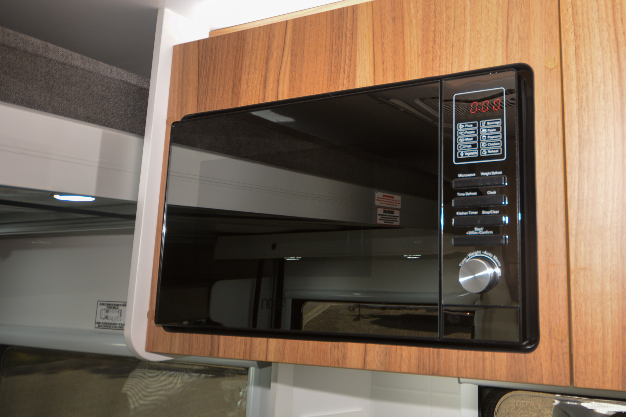Carousel Popup Thumnails 26 - 2024 Windsor Daintree Renault 2 Berth