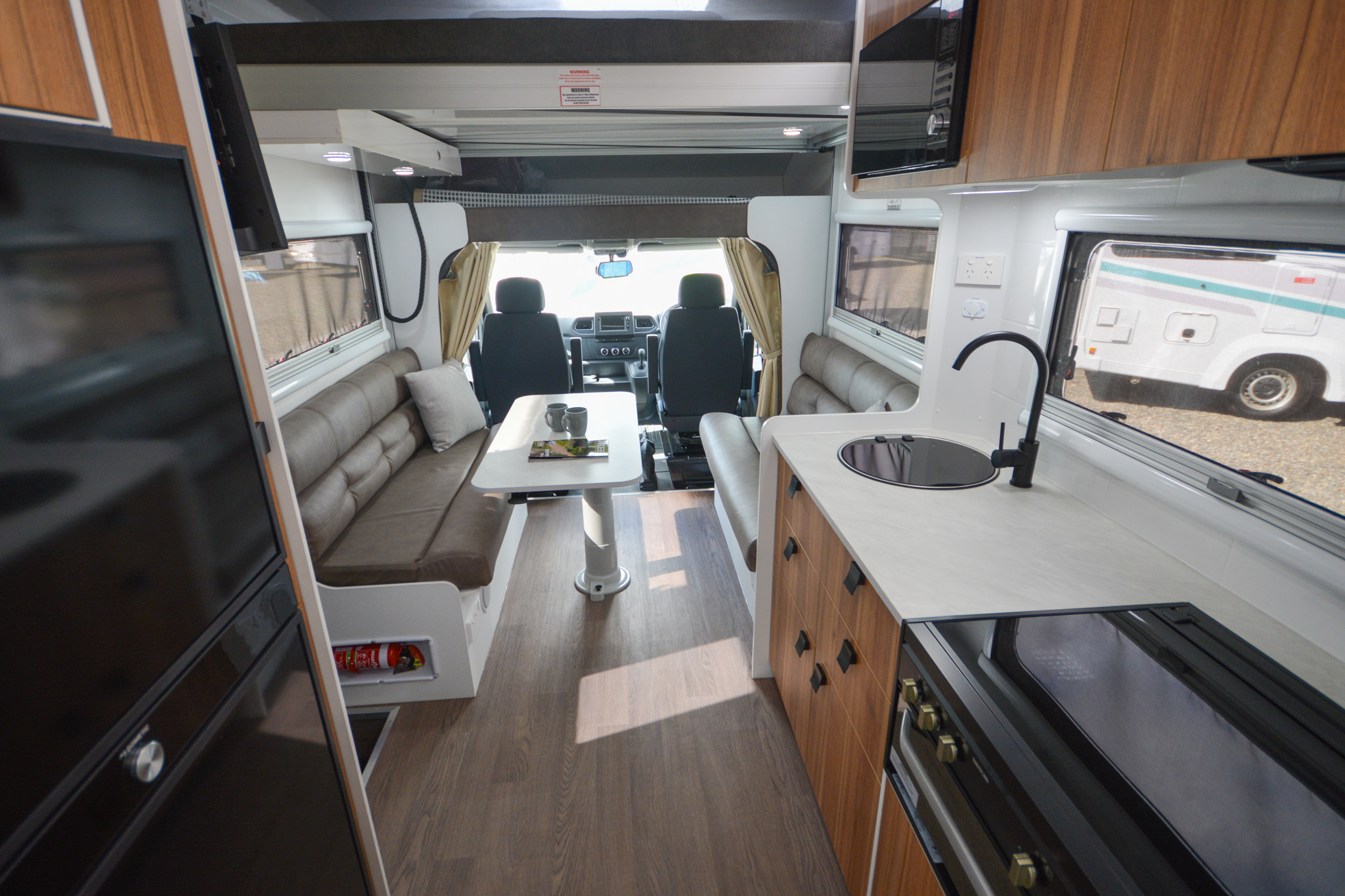 Carousel Popup Thumnails 22 - 2024 Windsor Daintree Renault 2 Berth