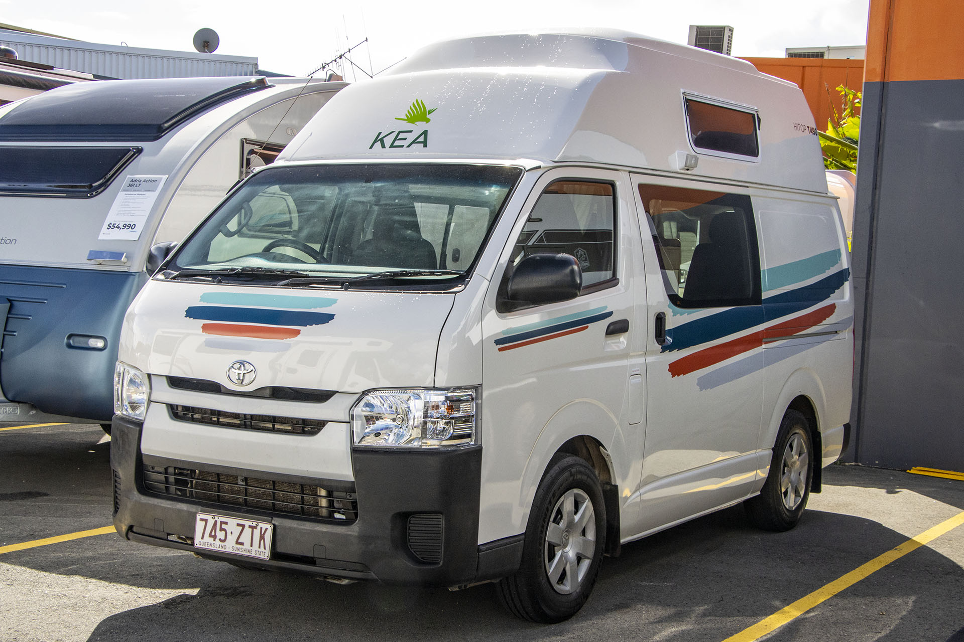 Carousel Popup Main - 2018 Talvor Endeavour Toyota 4 Berth