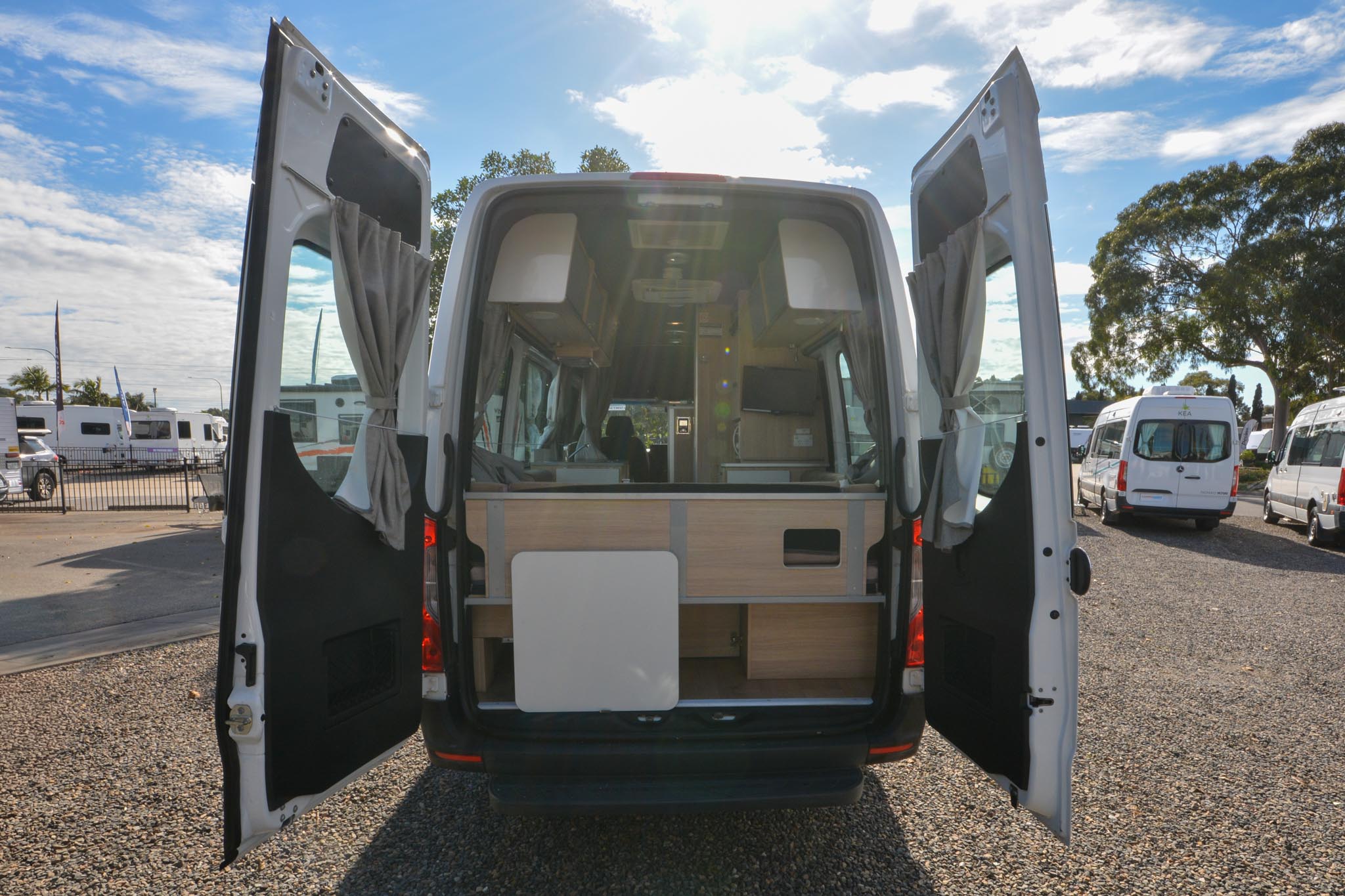 Carousel Popup Thumnails 9 - 2021 Kea Nomad M700 Mercedes 3 Berth