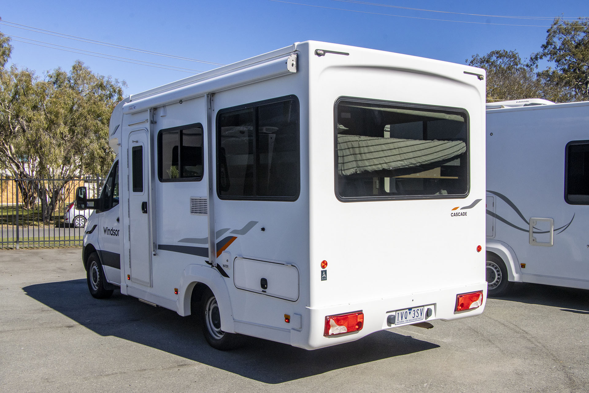 Carousel Popup Thumnails 7 - 2021 Windsor Cascade M670 Mercedes 4 Berth