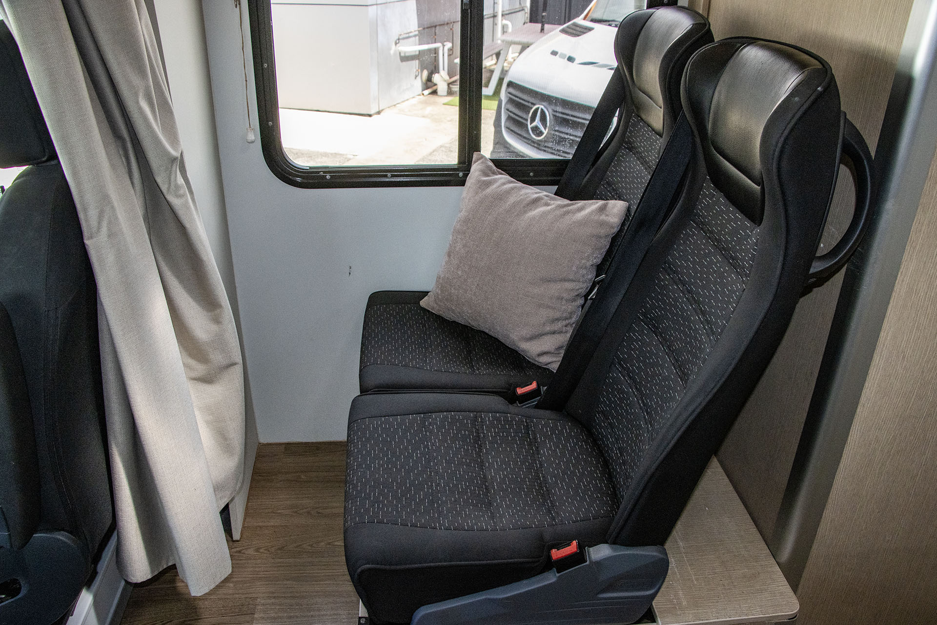 Carousel Popup Thumnails 19 - 2021 Kea Discovery M660 Mercedes 4 Berth